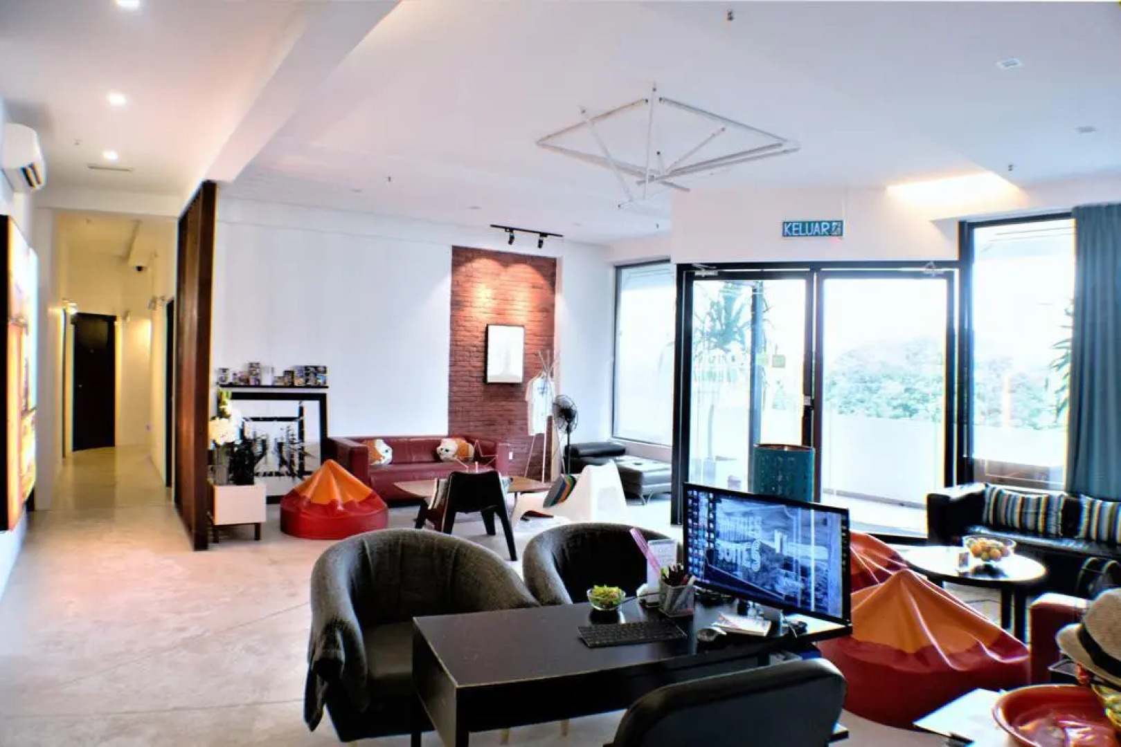 ZEN Rooms Eden Parade