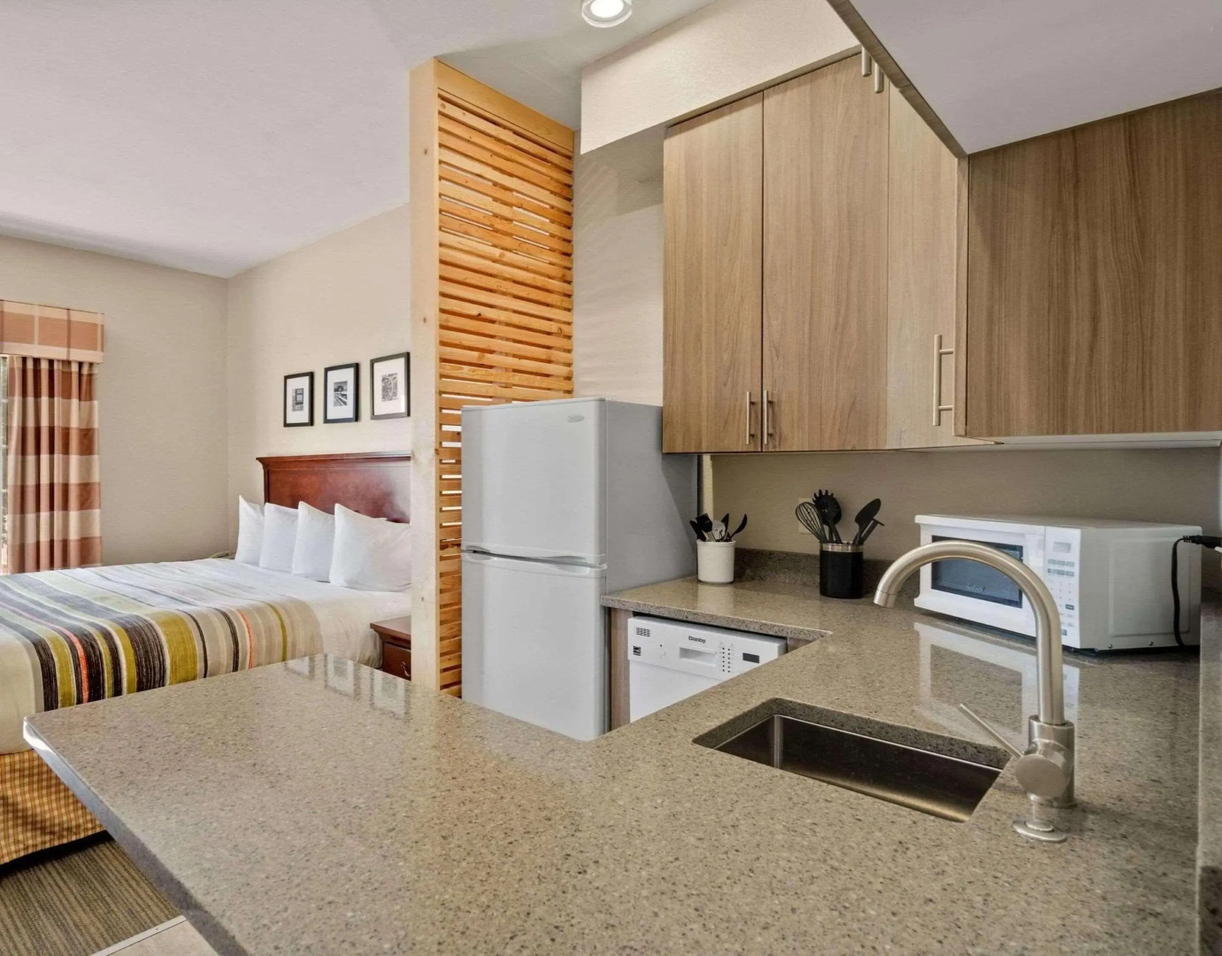 Country Inn & Suites by Radisson, Greeley, CO