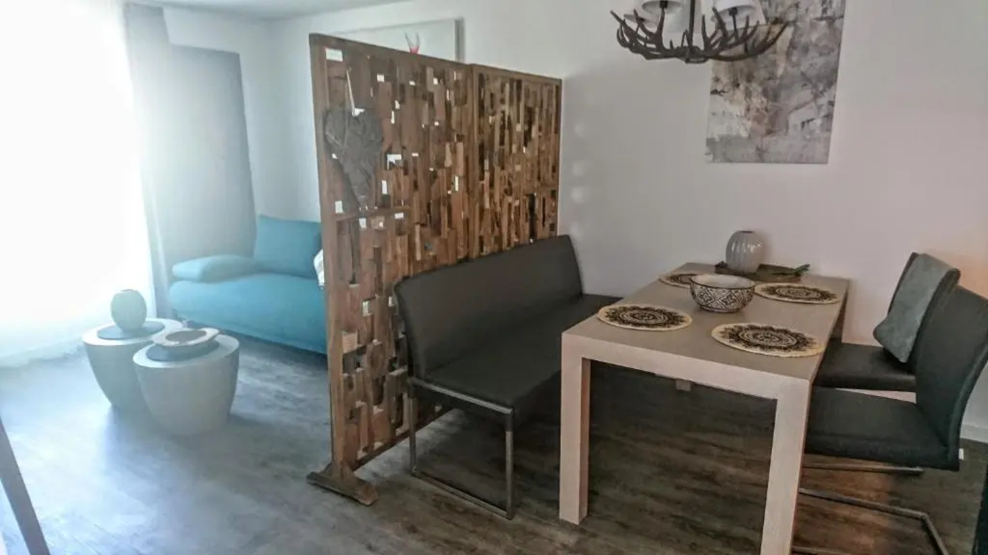 Maurers Schlierseetraum 1 hochwertige Erdgeschosswohnung mit allen Raffinessen erfreut sich auch Urlauber idealerweise für Paar mit Kindern geeignet und Vierbeiner Dank des tollen Zauns auf der Terrasse stylisch und edel von der Ausstattung mit 64 qm