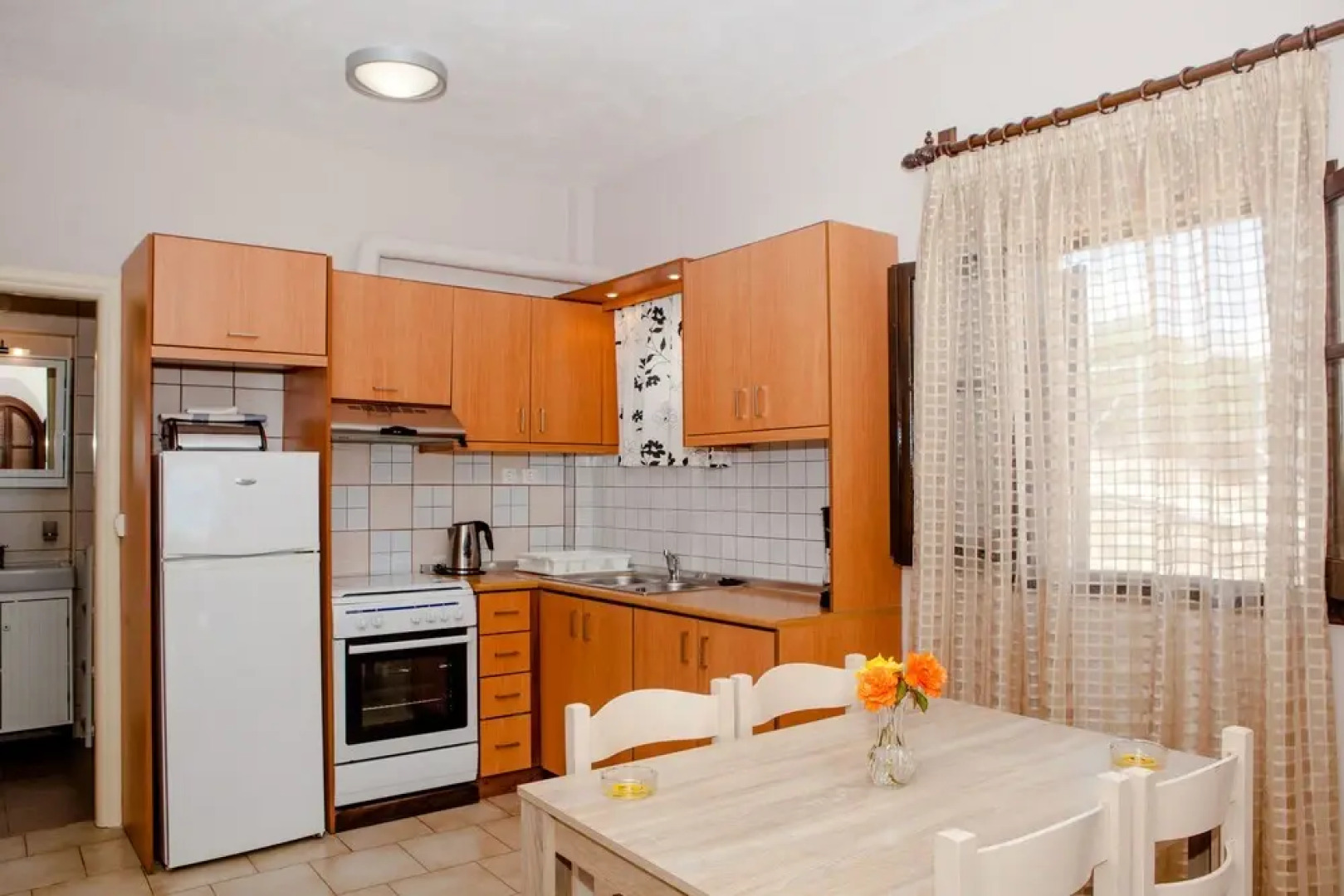 Eleana Apartments And Studios