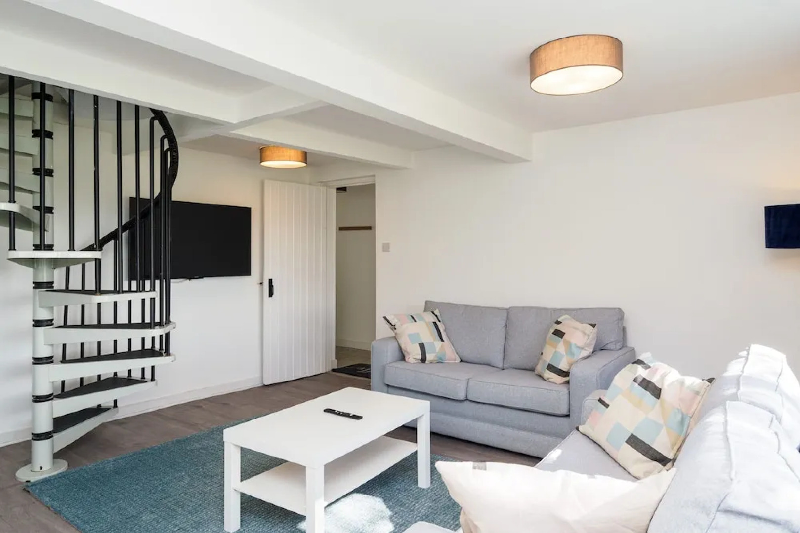 The WhiteCottage at Gildridge wd Hot Tub