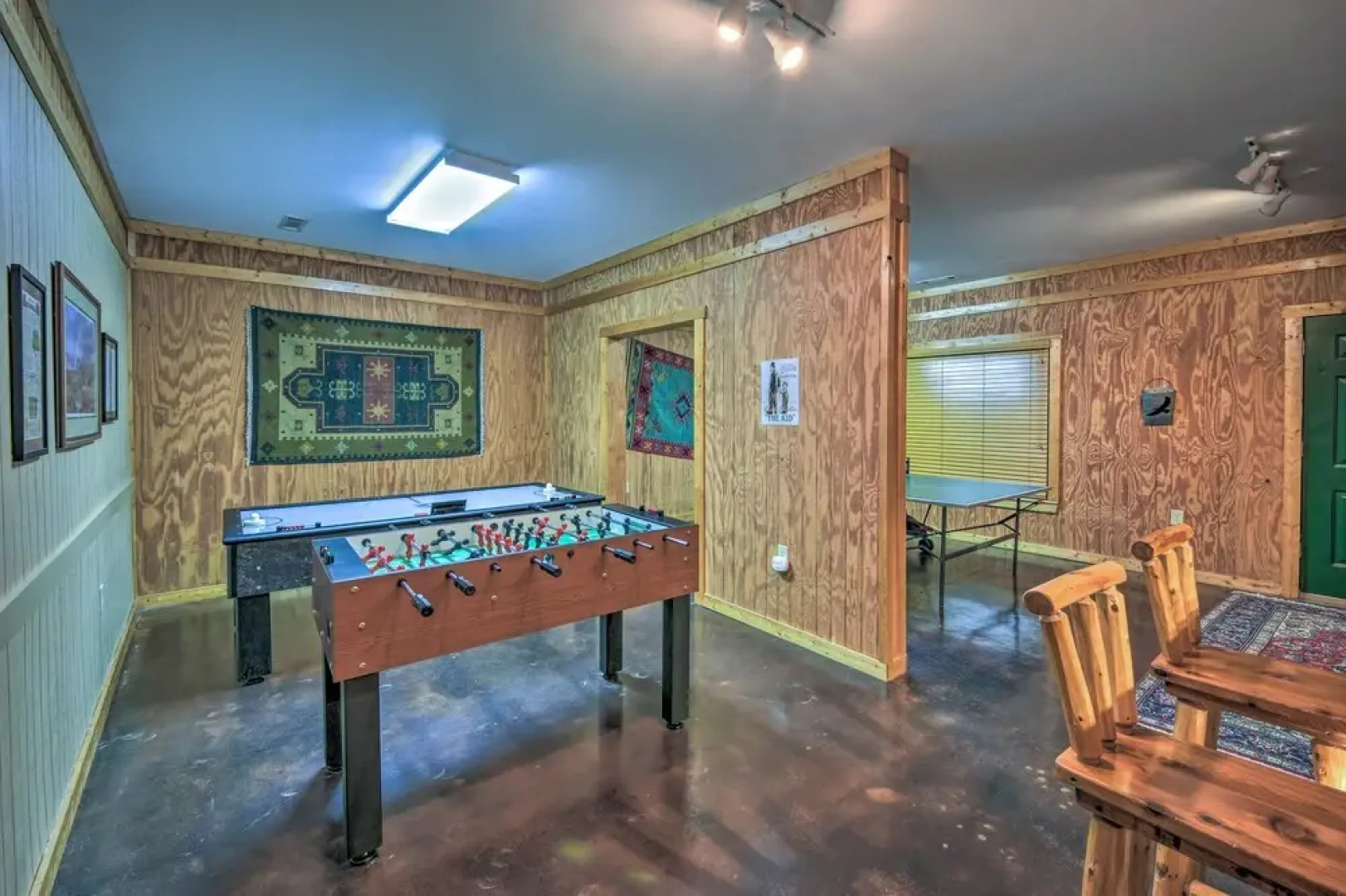 Rustic Cabin w/ Hot Tub: 2 Mi to Unicoi State Park