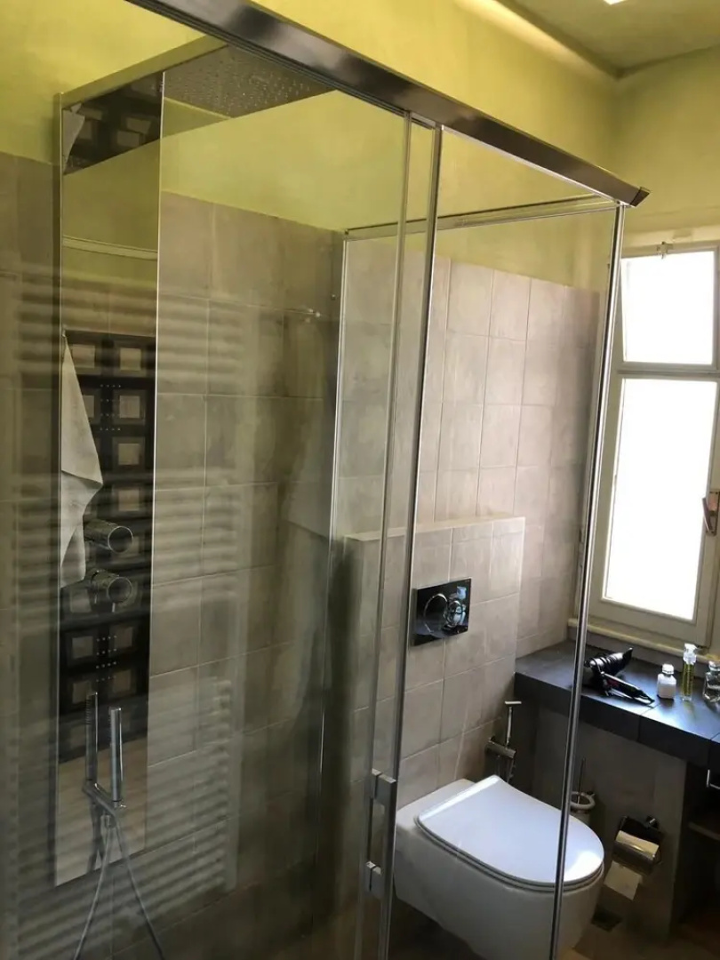 Carola B Tastefully Furnished Apartment Lakefront