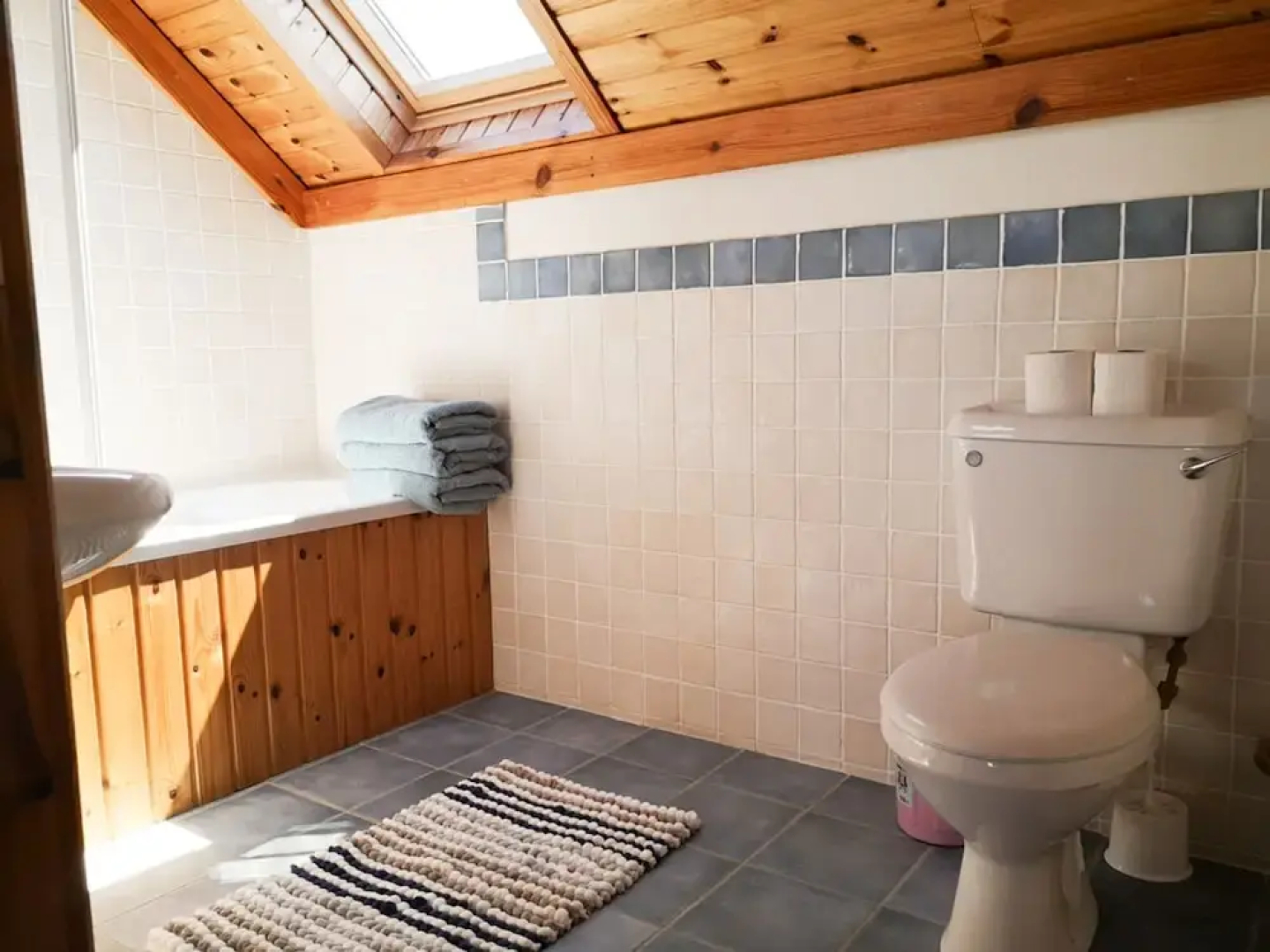 4 Bedroomed Holiday Home Close to the Beach