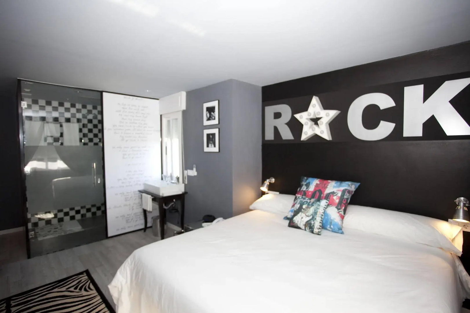 Hotel Apartamentos Rock Star