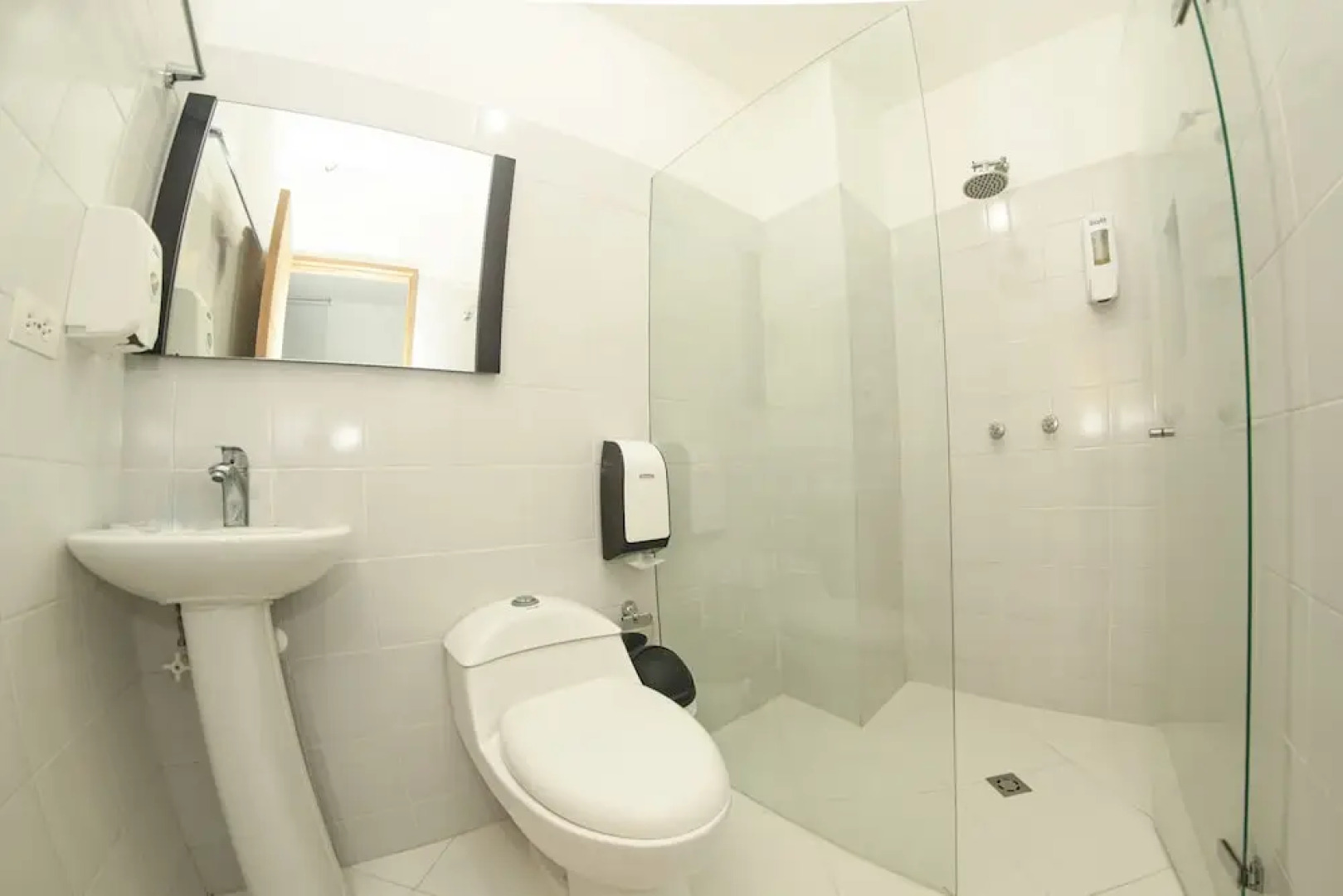 Llanogrande Airport by Bernalo Hotels