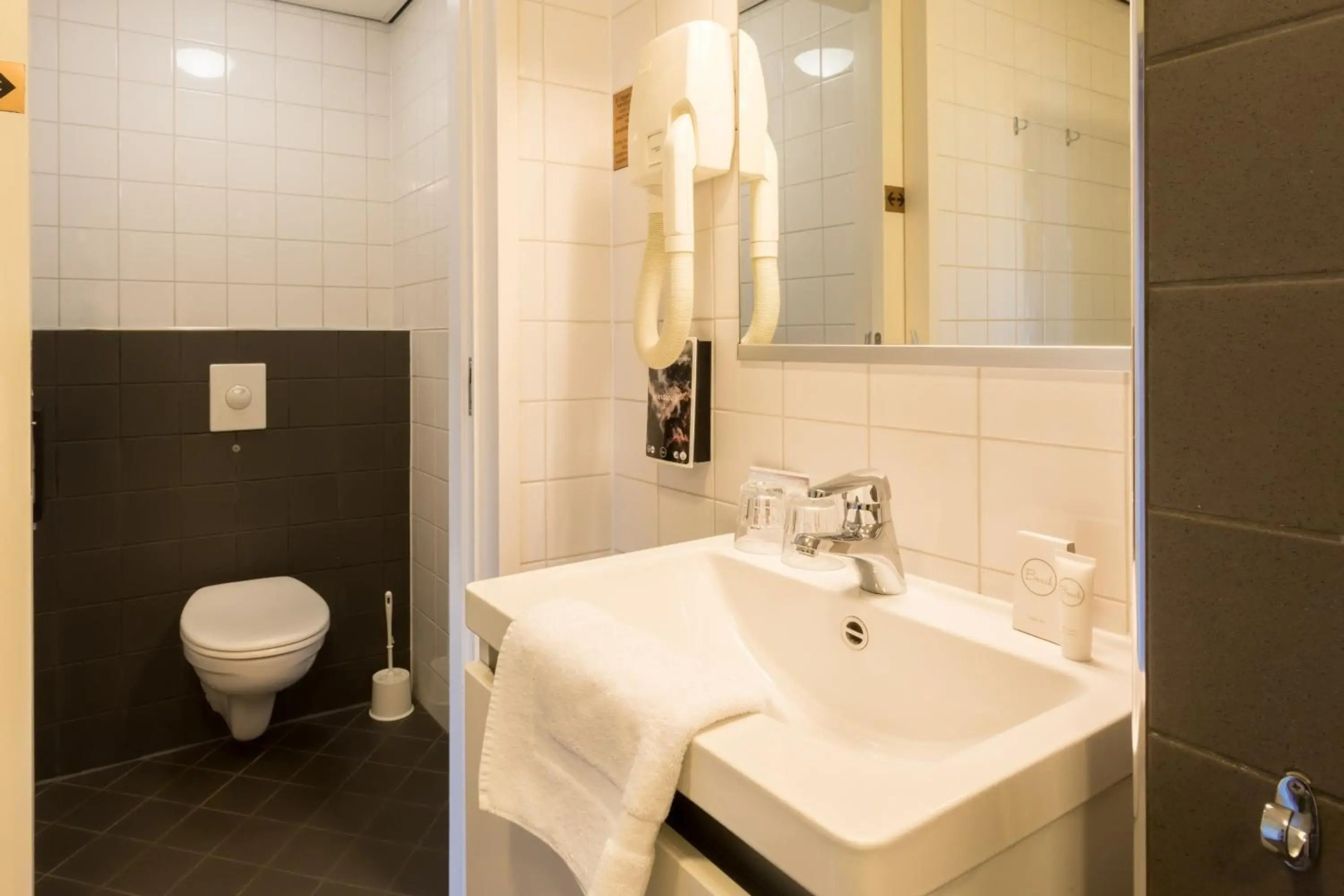 Strandhotel Westduin