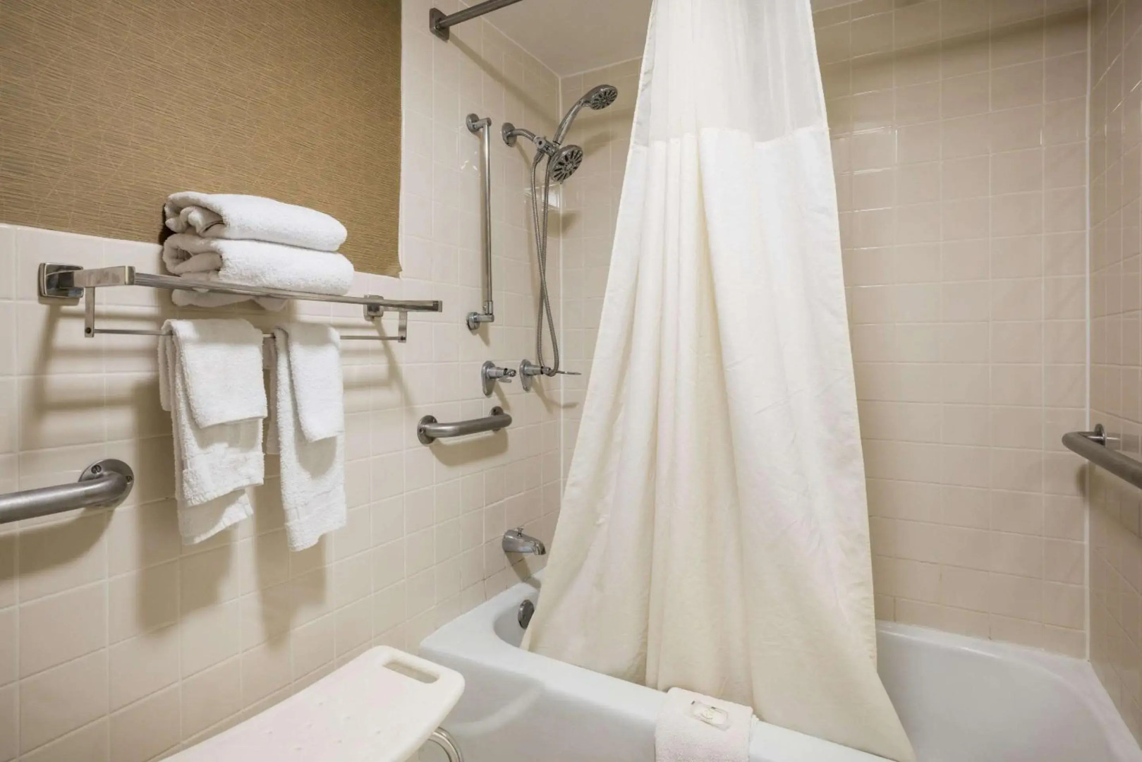 Quality Inn & Suites Syracuse Fairgrounds