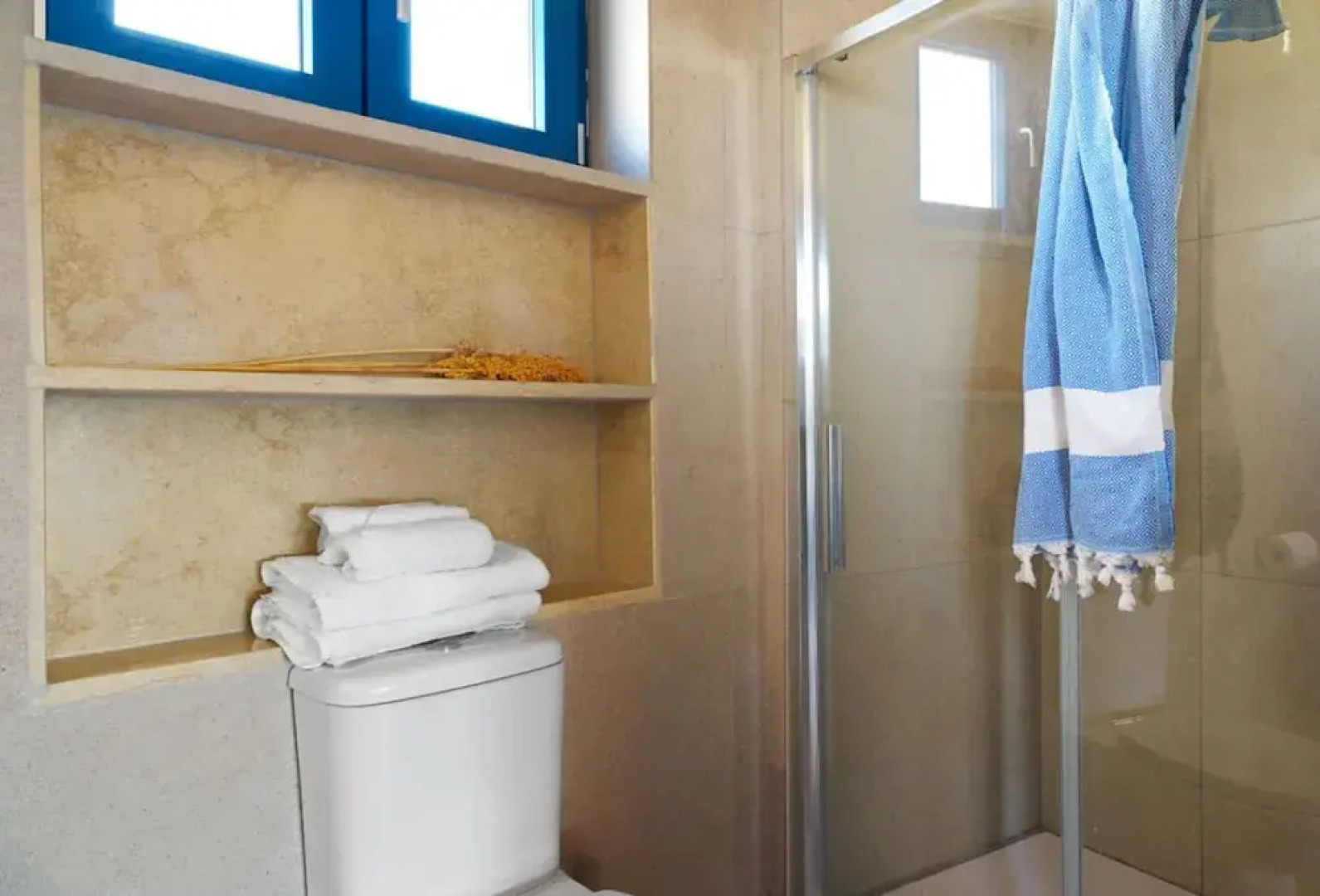 The Orchard Loft a Secluded Suite