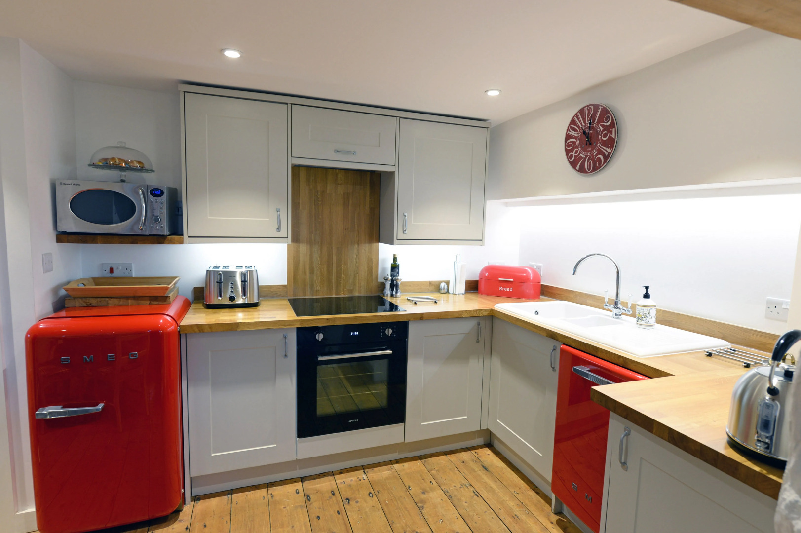 The Cwtch - Luxury Cottage, Sea Views, Pet Friendly