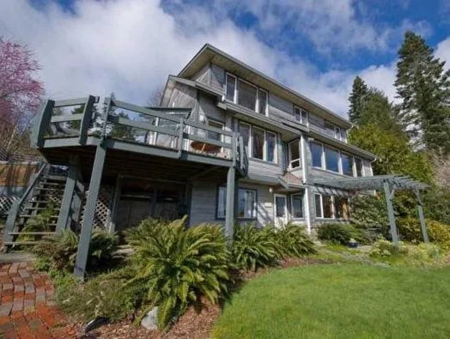 Quadra Island Harbour House B&B