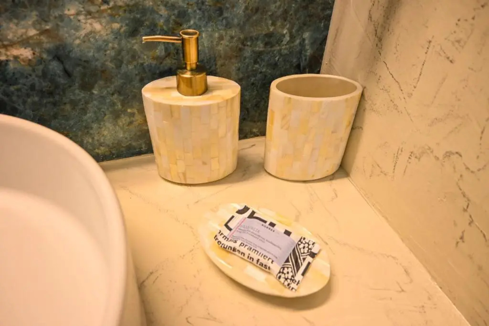 Schinoza Luxury Suites