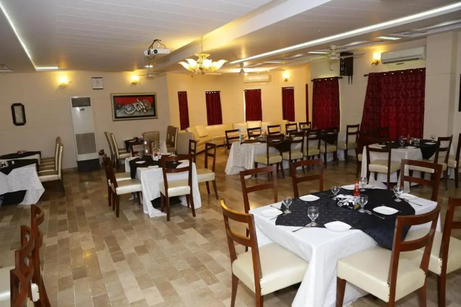 Midway Hotel & Resturant