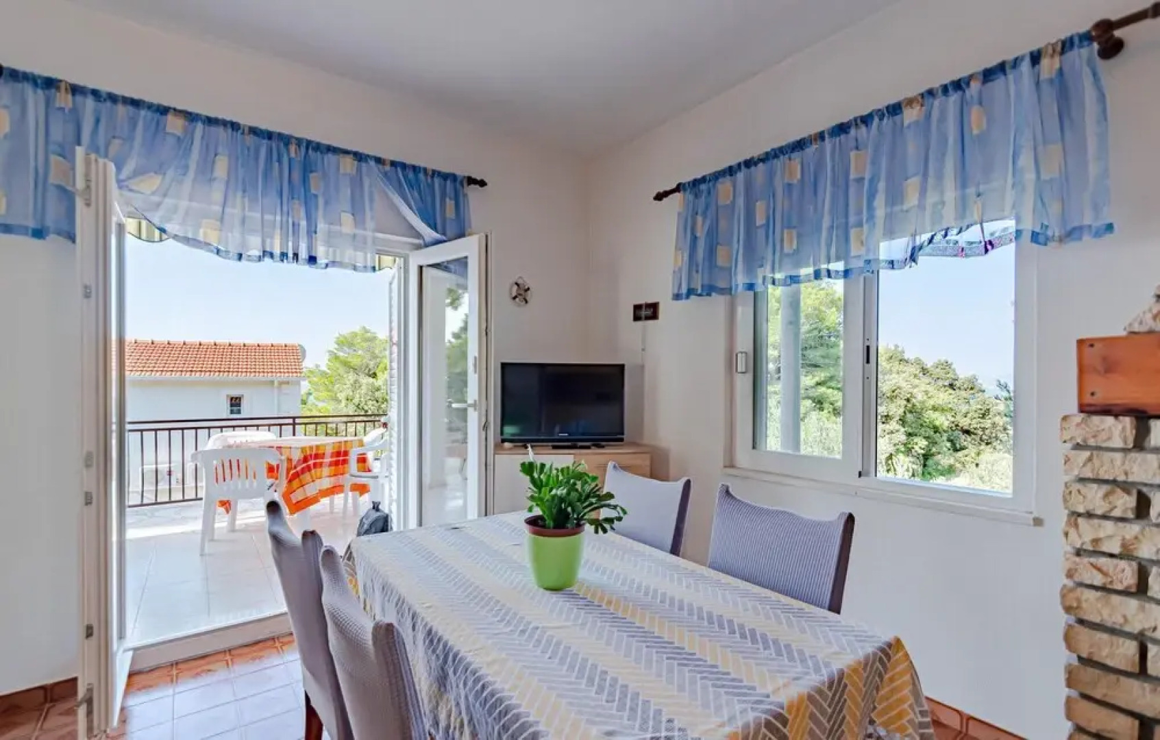 Awesome Home in Potomje With 3 Bedrooms and Wifi