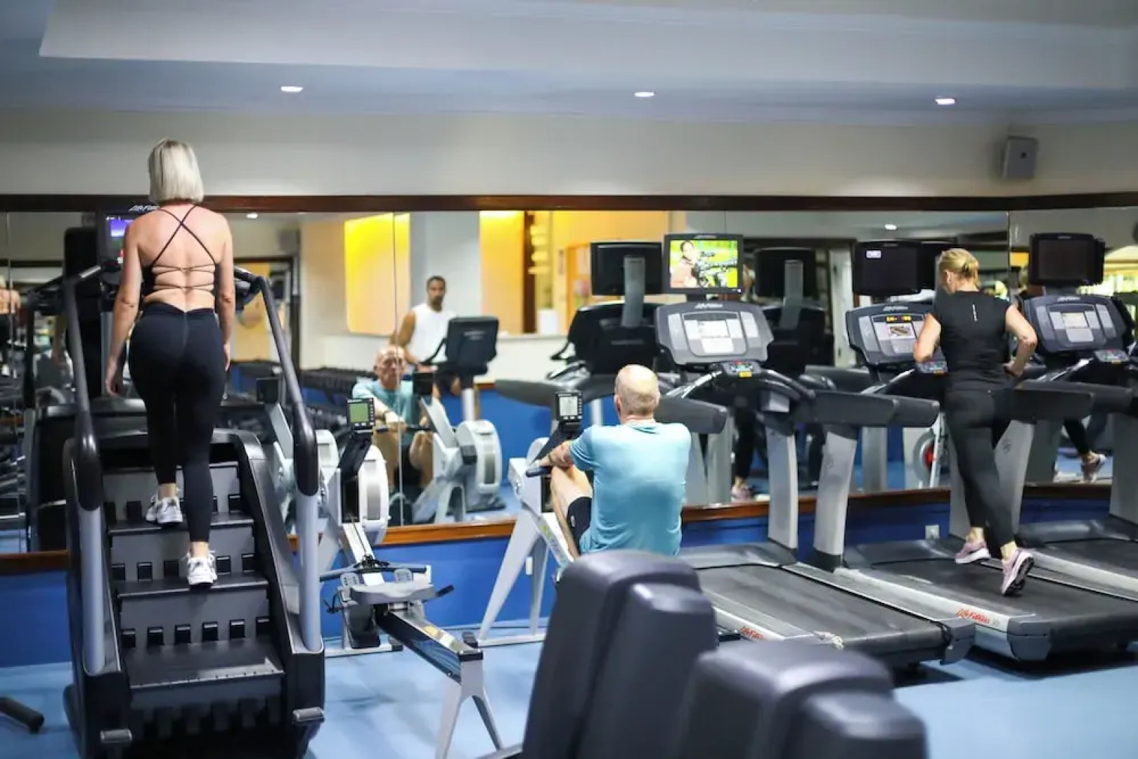 Four Seasons Country Club