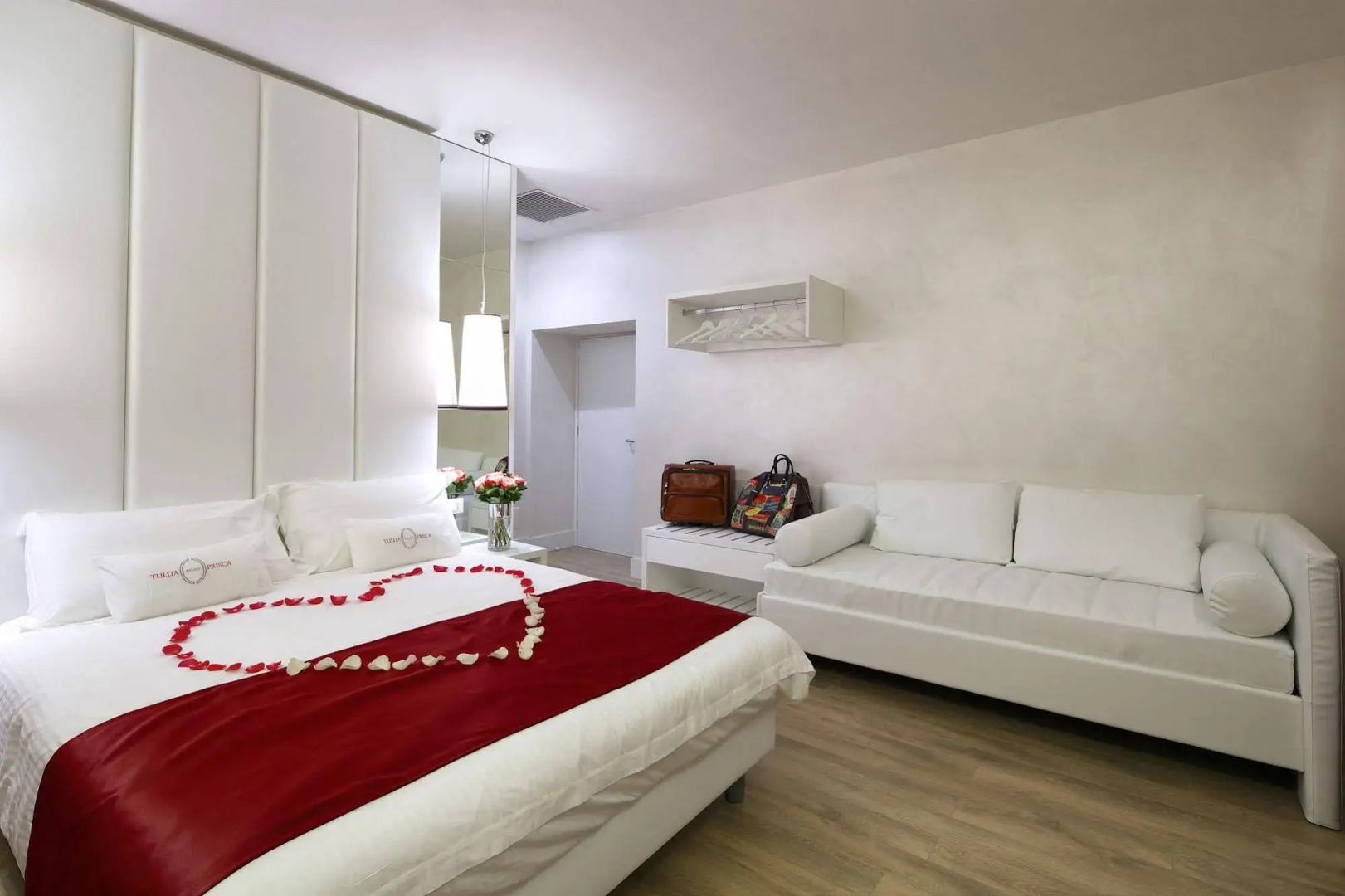 Tullia e Prisca Relais