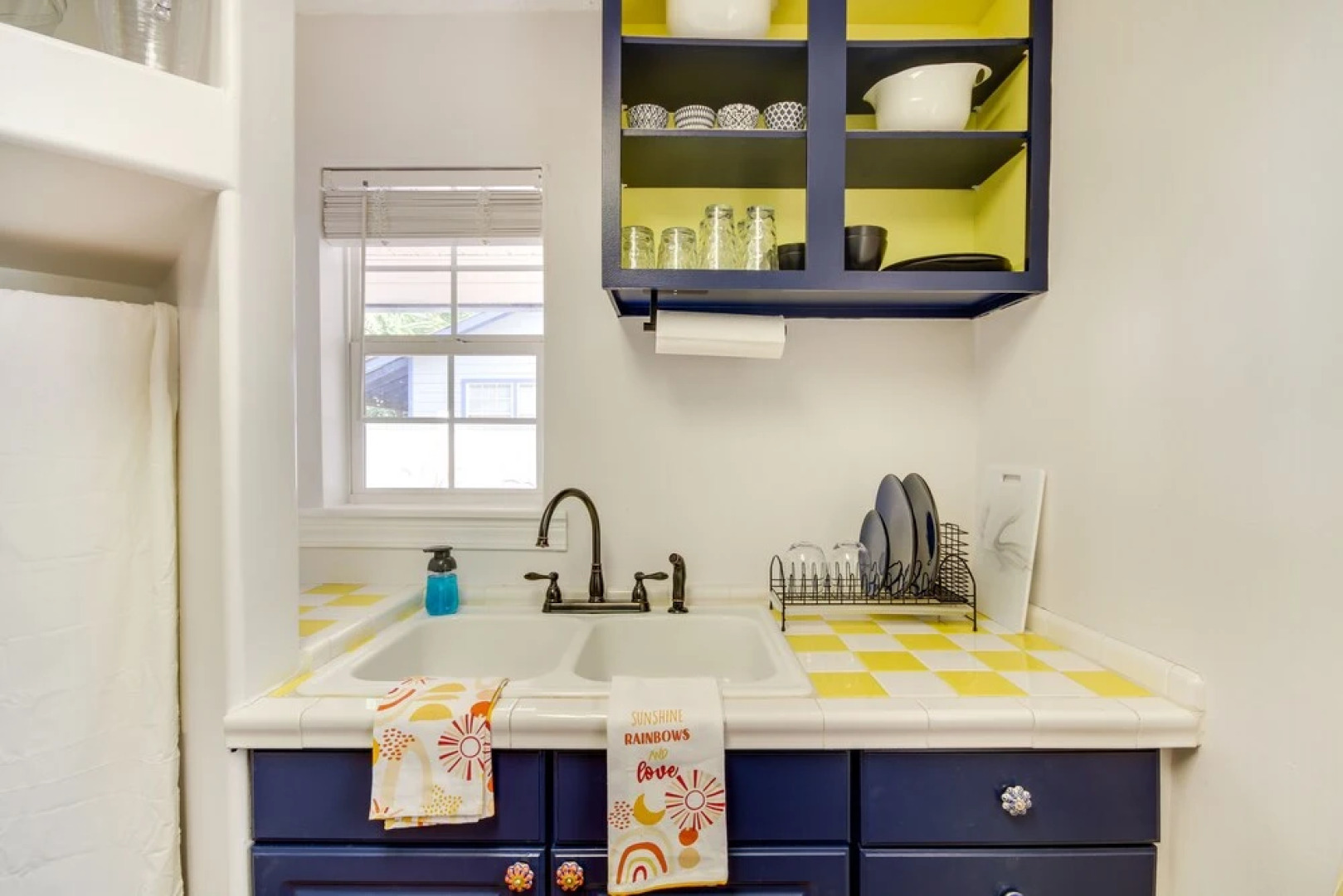 Charming Dtwn Retreat: 1 Mi to Ocean Springs Beach