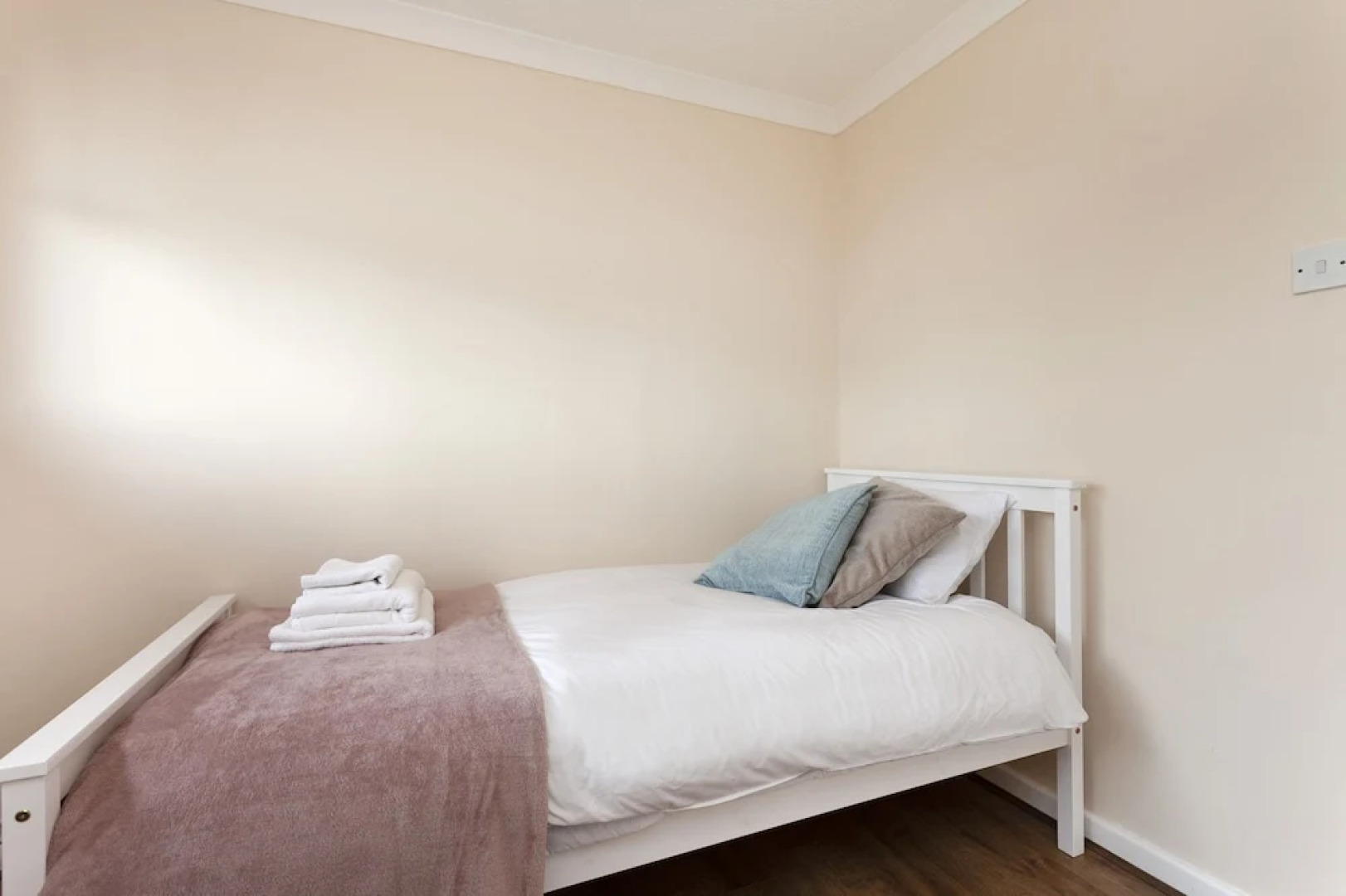 Longlyn 3 bedroom apartment