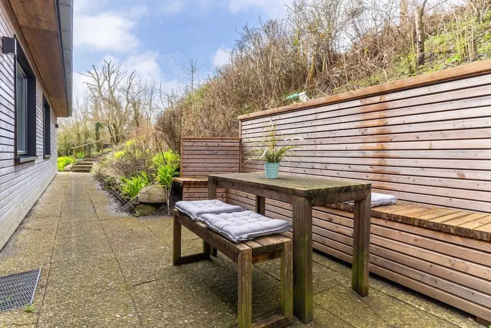 Apartment Near North Sea Dike With Garden