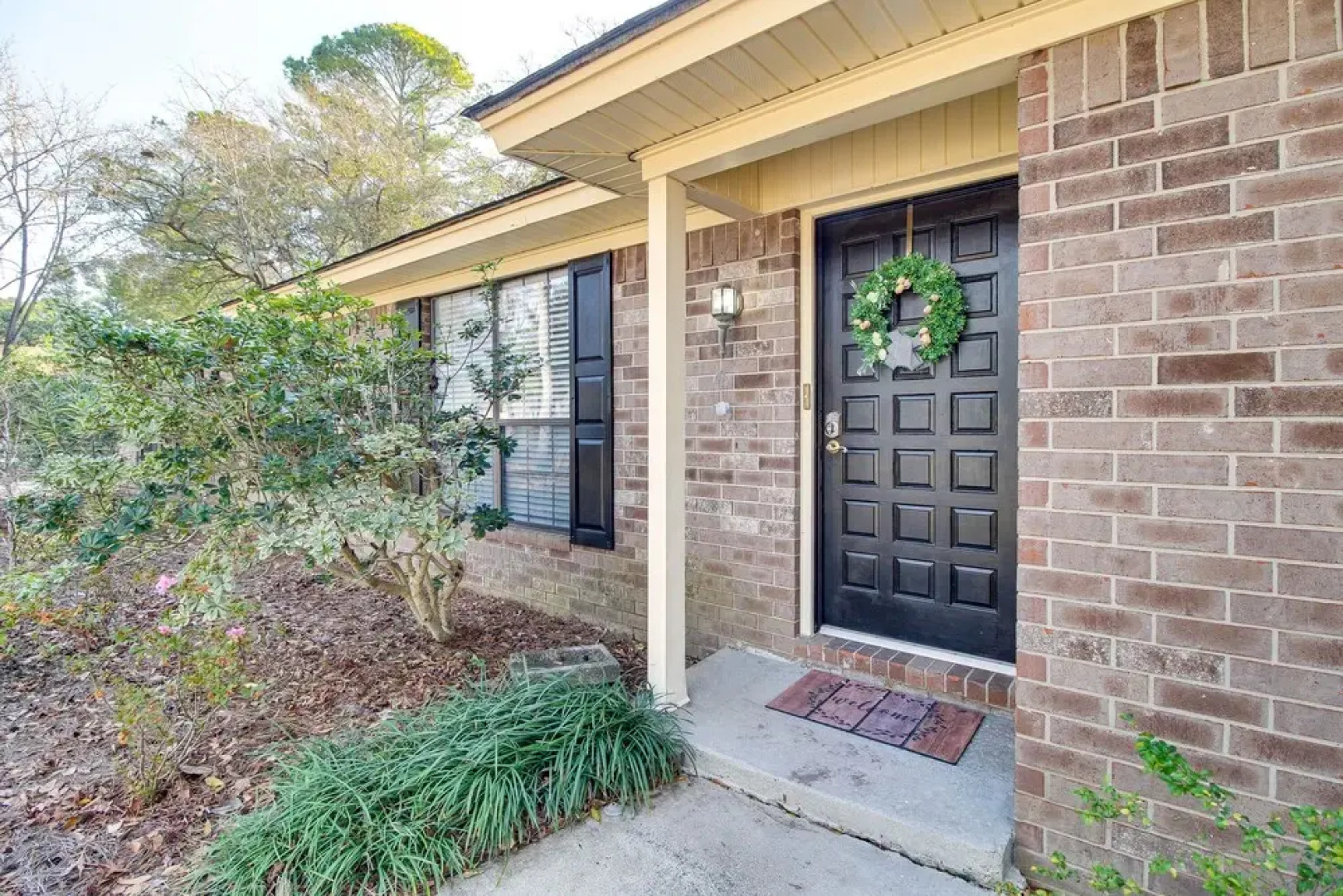 Single-Story Savannah Home W/ Private Backyard!