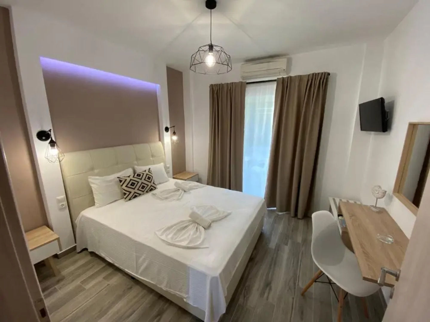 Christina Apartments