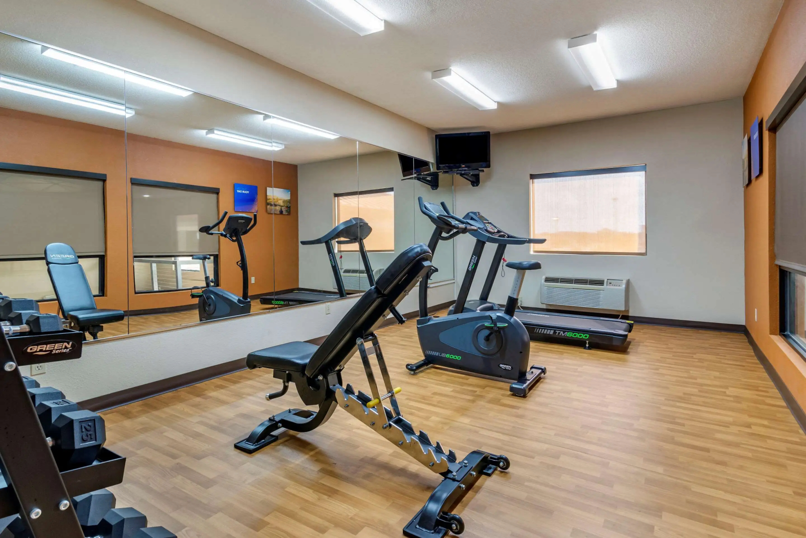 Comfort Suites near Robins Air Force Base