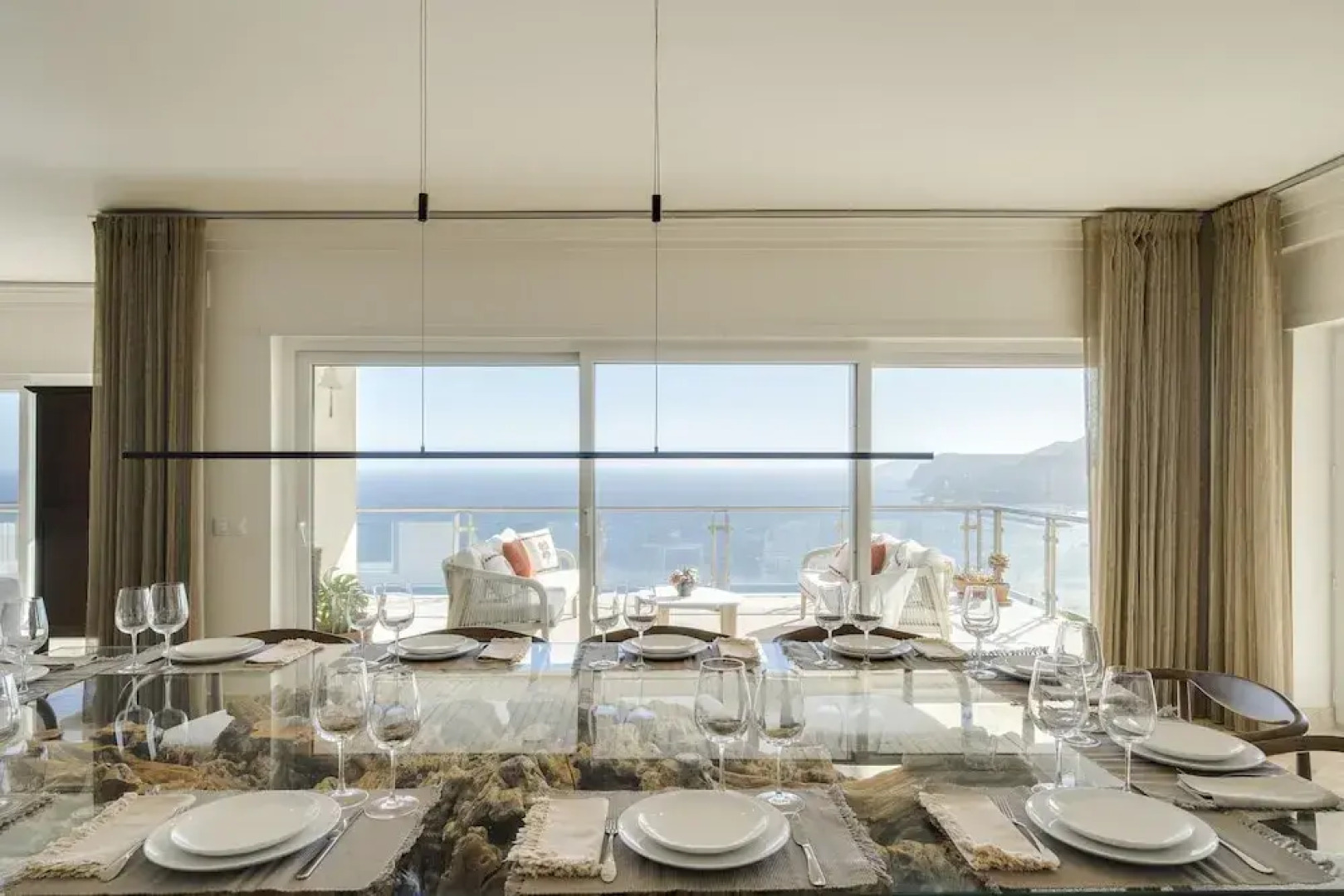 Coastline Arrabida Villa by Cadenzalux