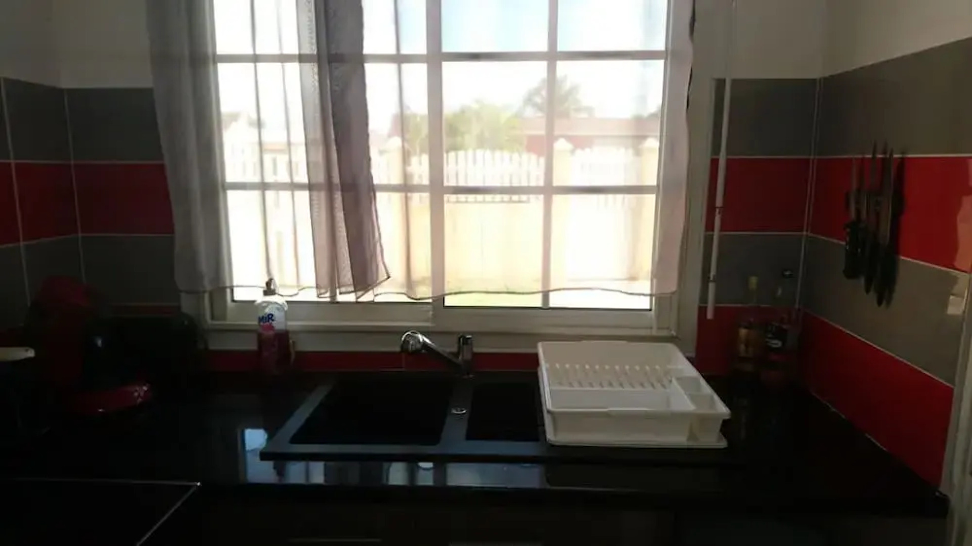 House With 2 Rooms in Port-louis, With and Enclosed Garden - 800 m Fro