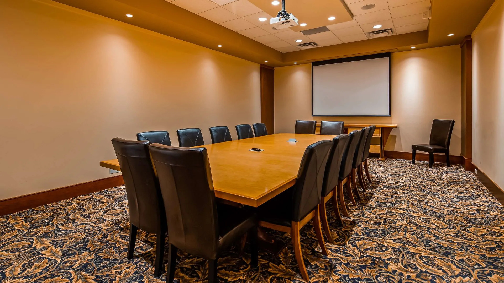 Best Western Plus Barclay Hotel