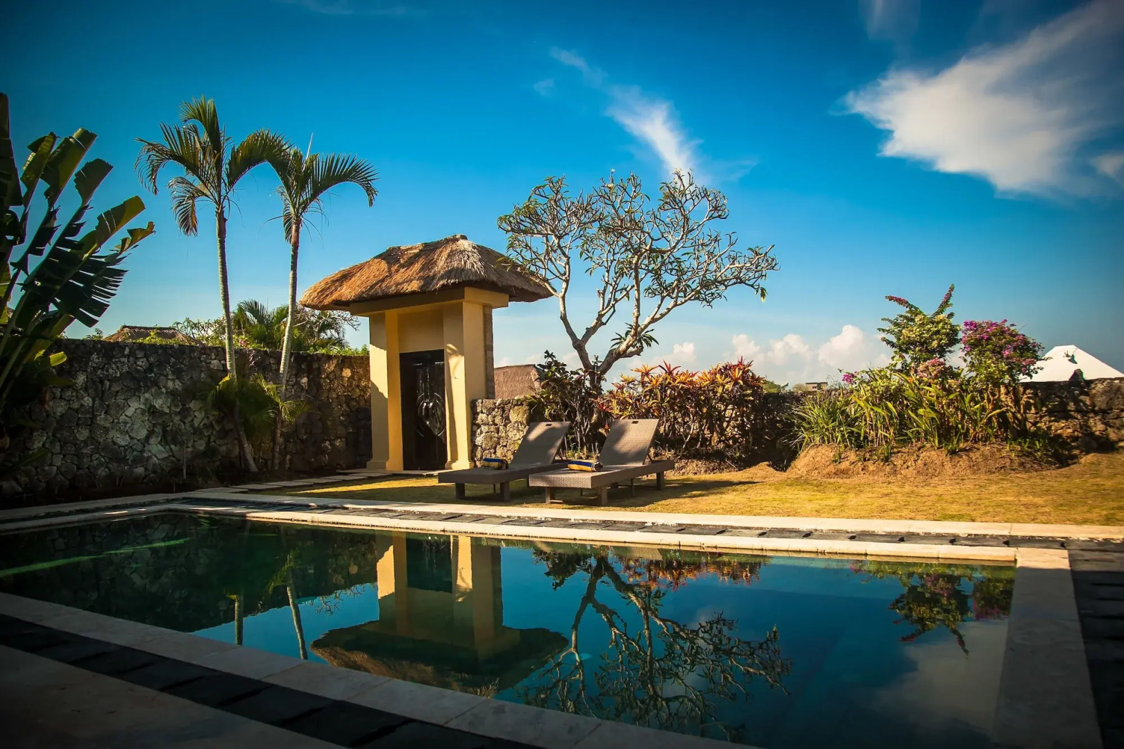 Royal Pool Villa Club