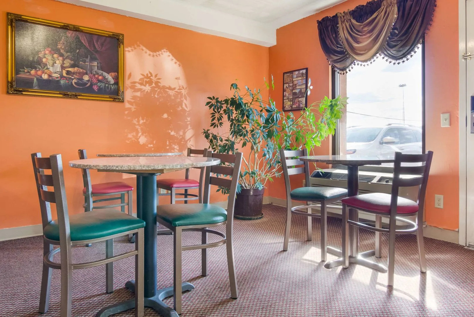 Econo Lodge Inn & Suites I-65