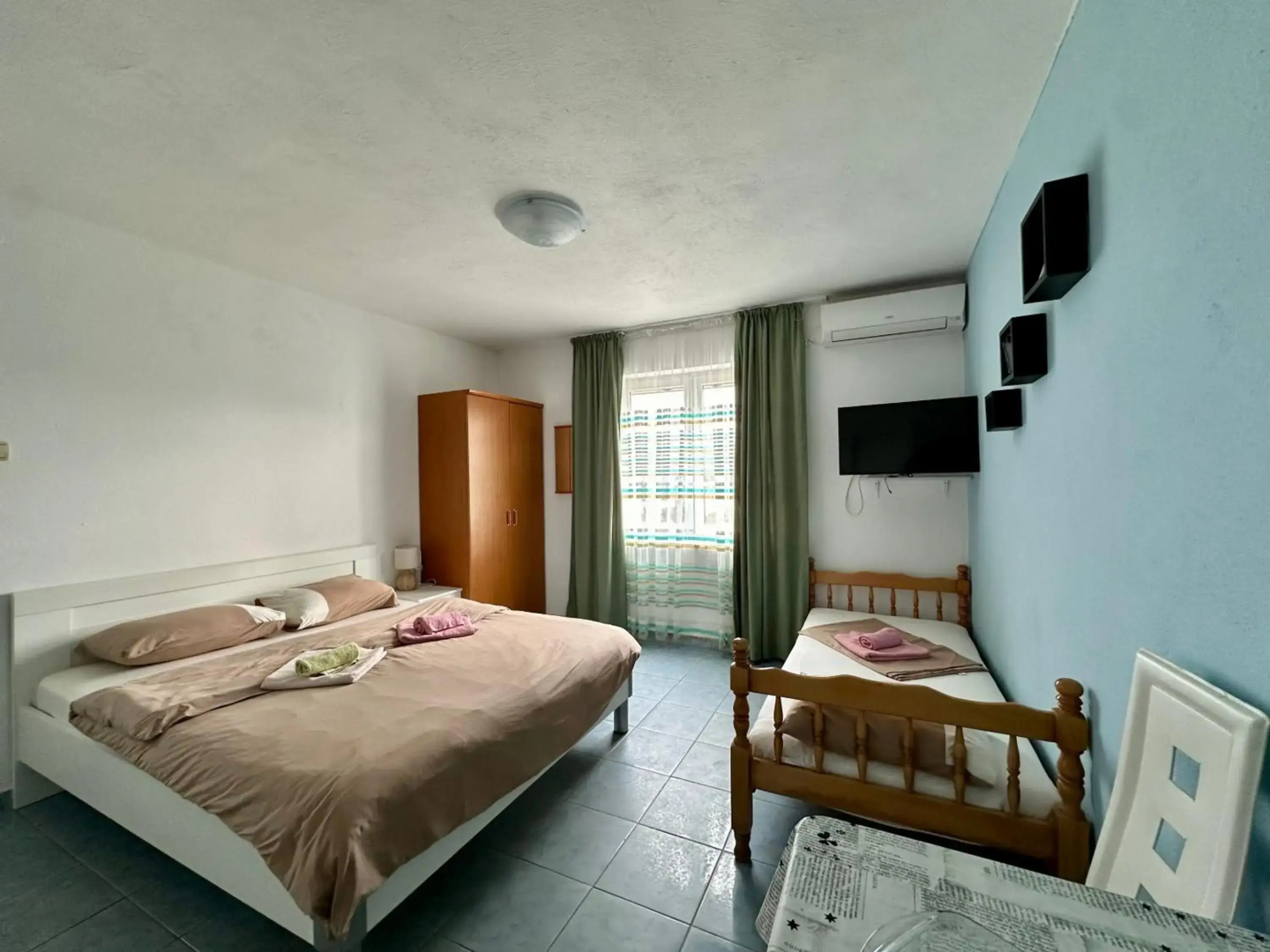 Maki Apartments