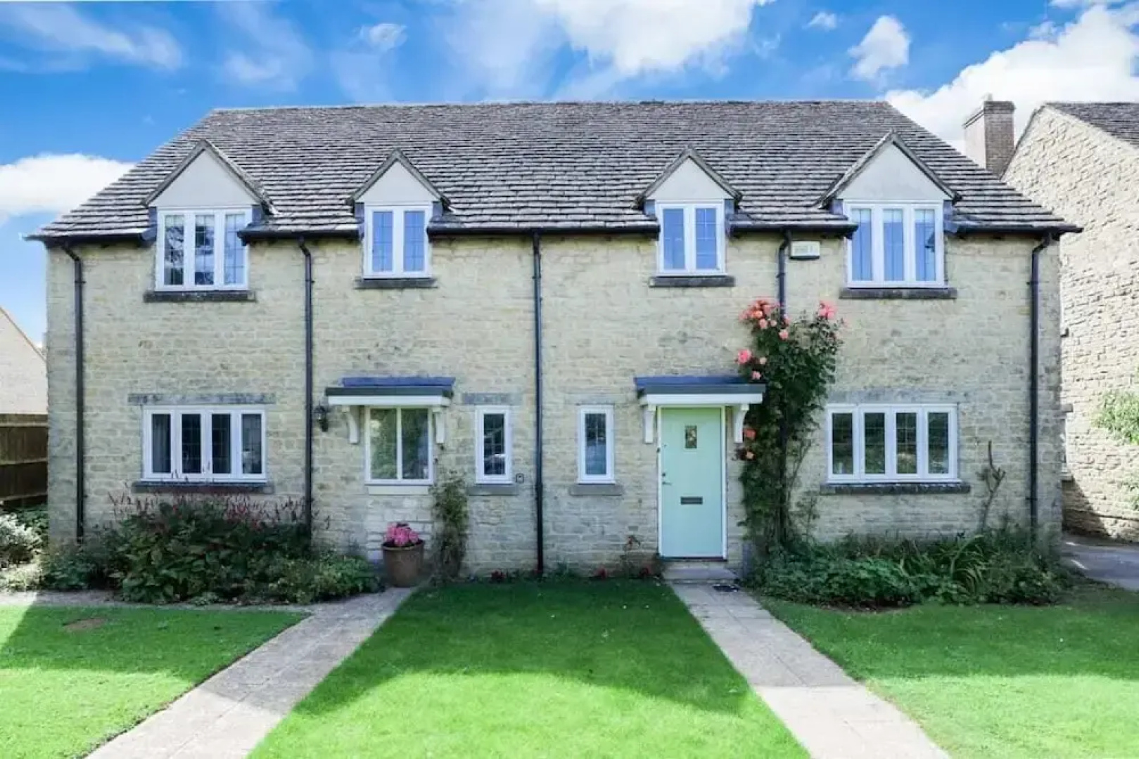 The Stow Secret Cottage - Breathtaking 5bdr Cottage With Parking + Garden