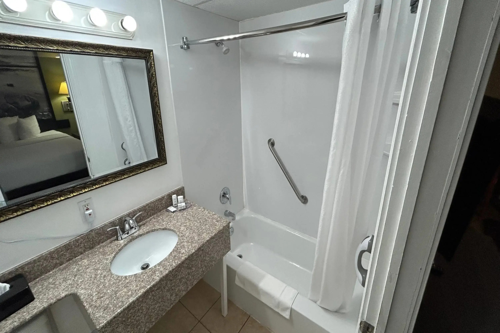 Super 8 by Wyndham Pembroke