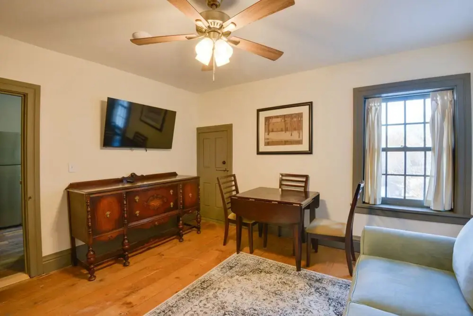 Sackets Harbor Apartment, Walk to Lake Ontario!