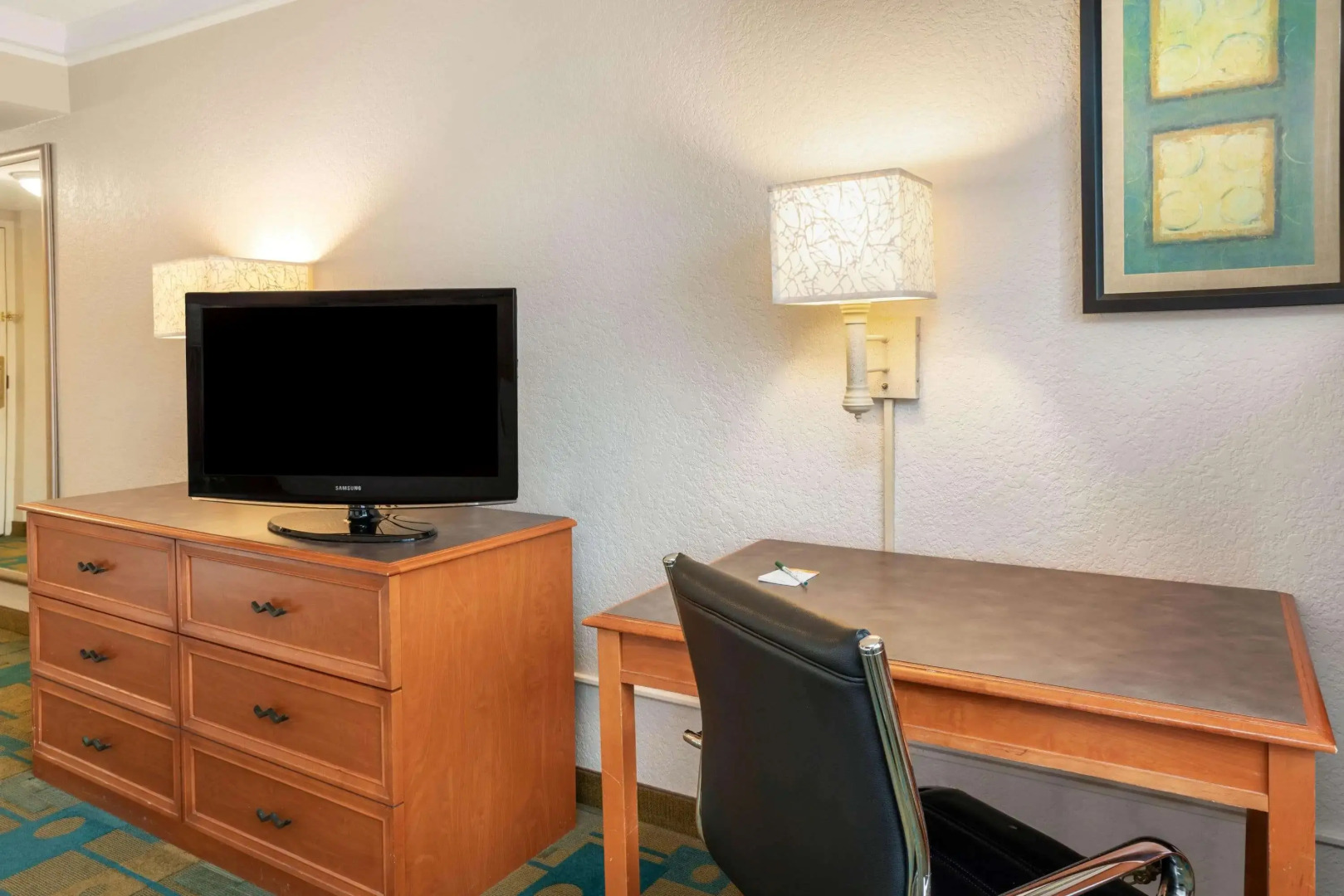 La Quinta Inn & Suites by Wyndham Seattle Sea-Tac Airport