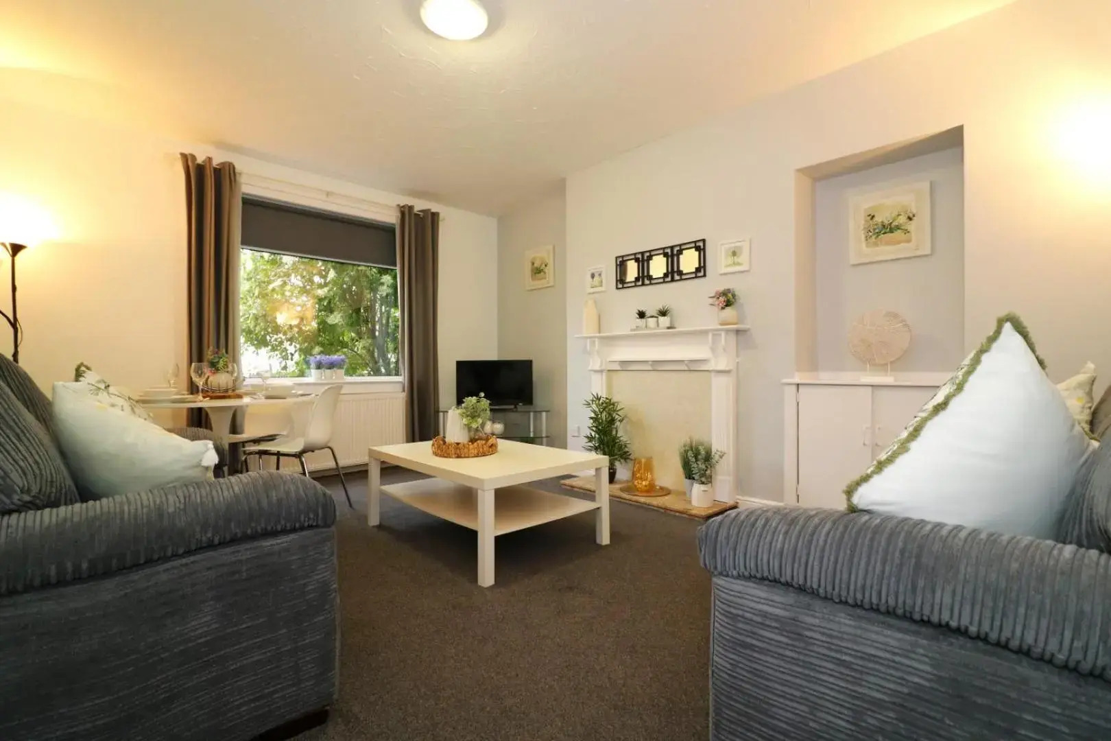 Signature - Glen Lee House