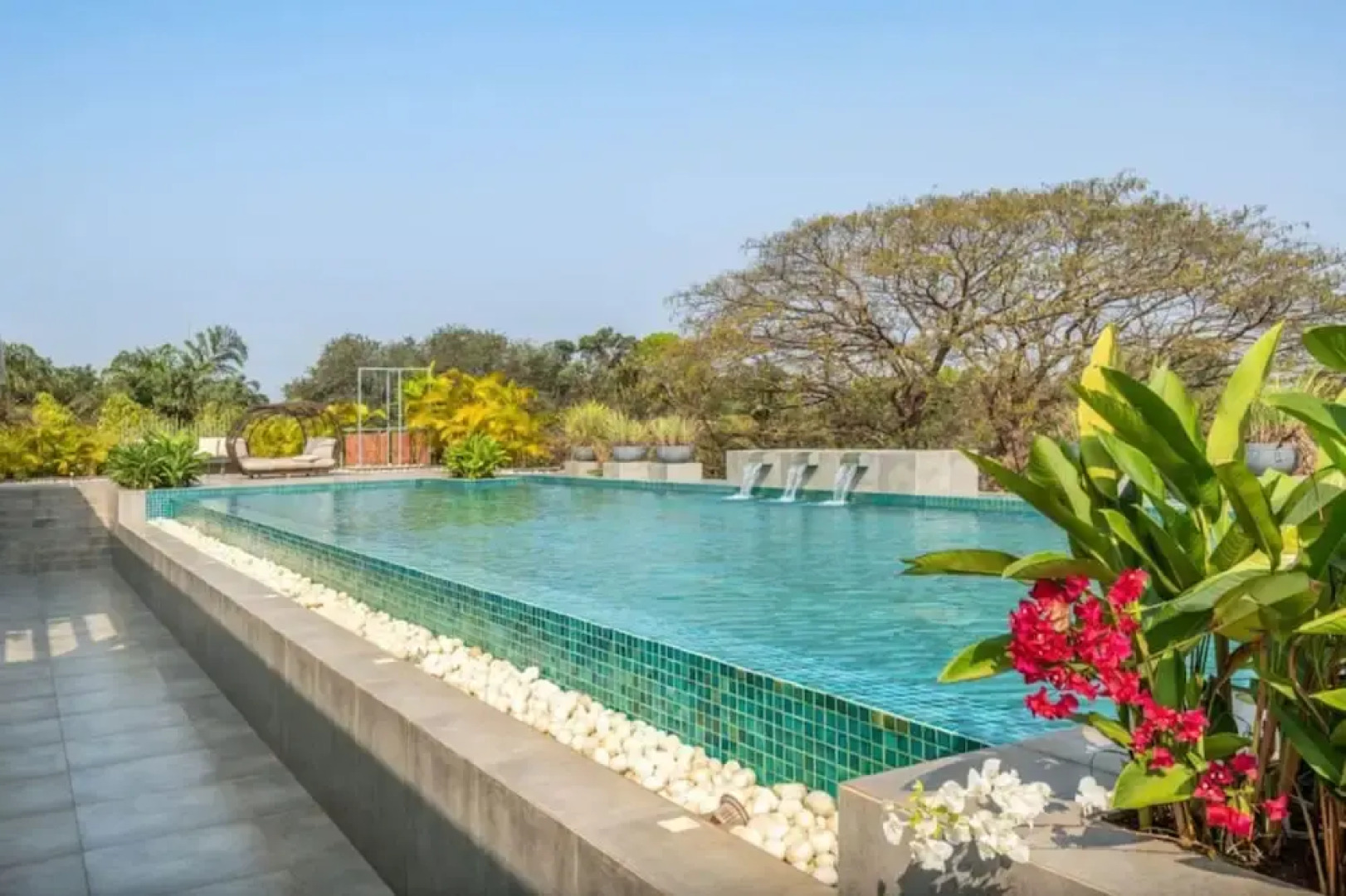 Elegant 2BR Apartment Near Candolim Coco Beach