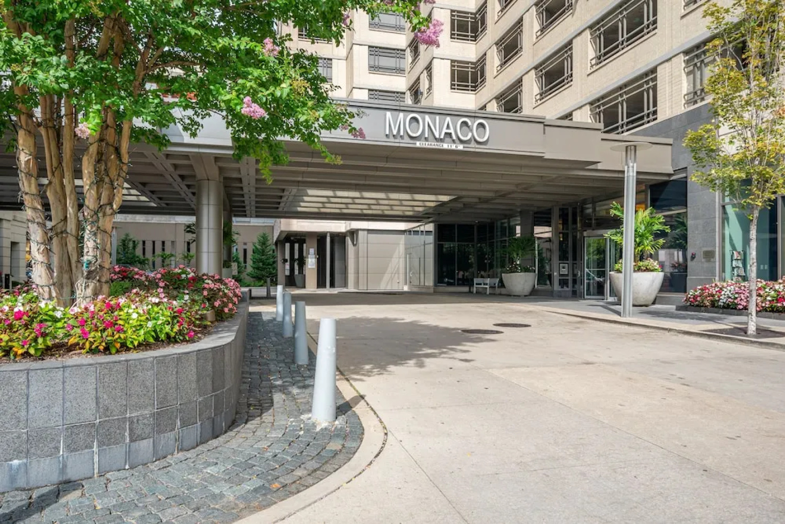 Monaco by Bluebird Suites