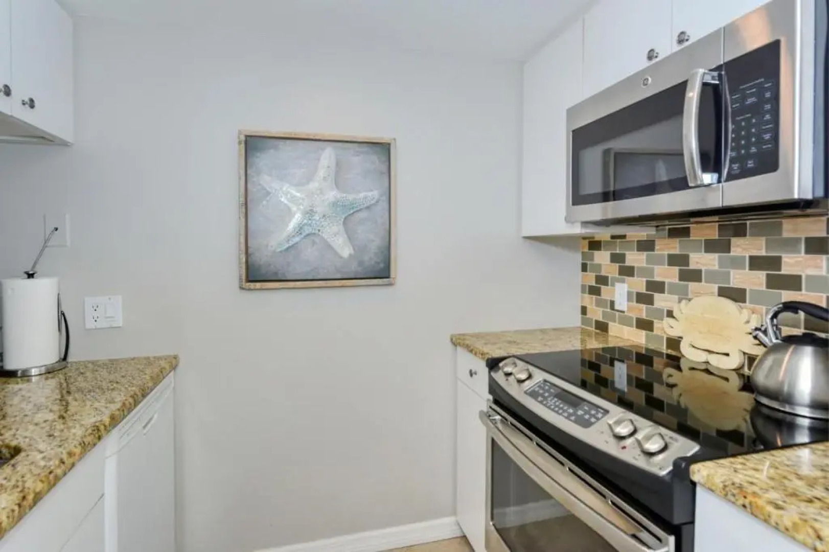 LaPlaya 202E Catch the gentle Gulf breezes on your private balcony beneath the swaying palms