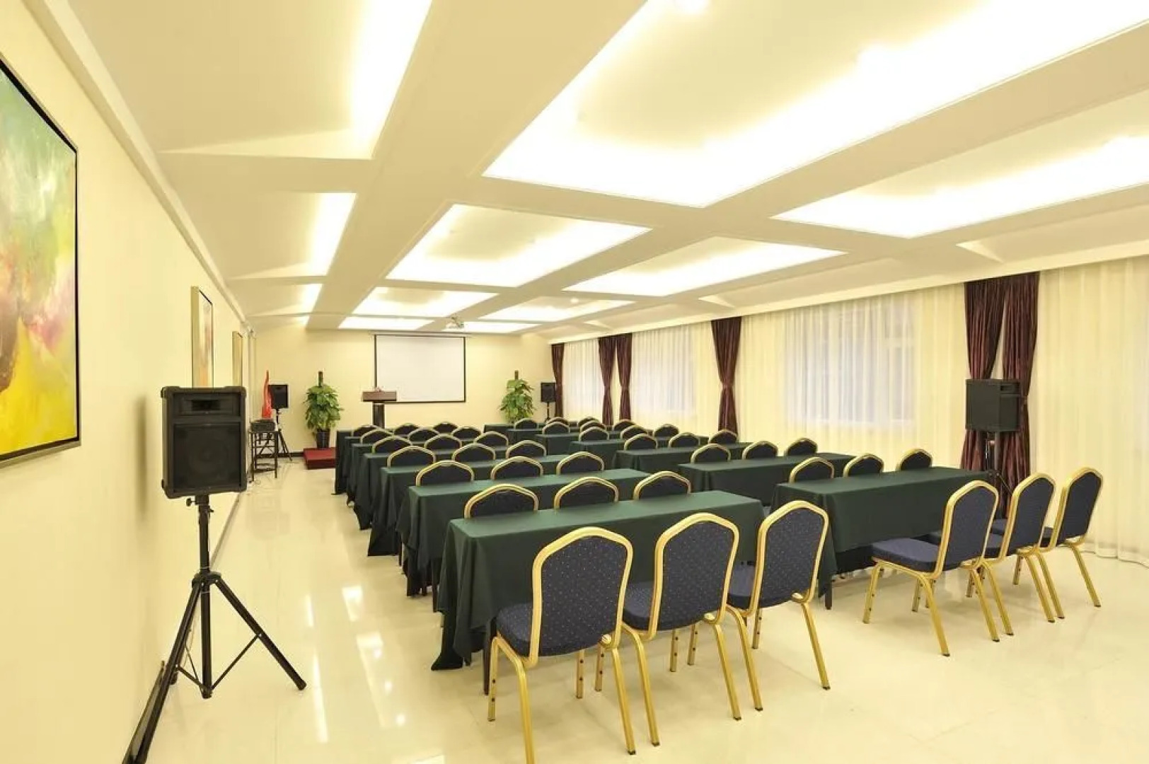 Wanjia Lakefront Hotel