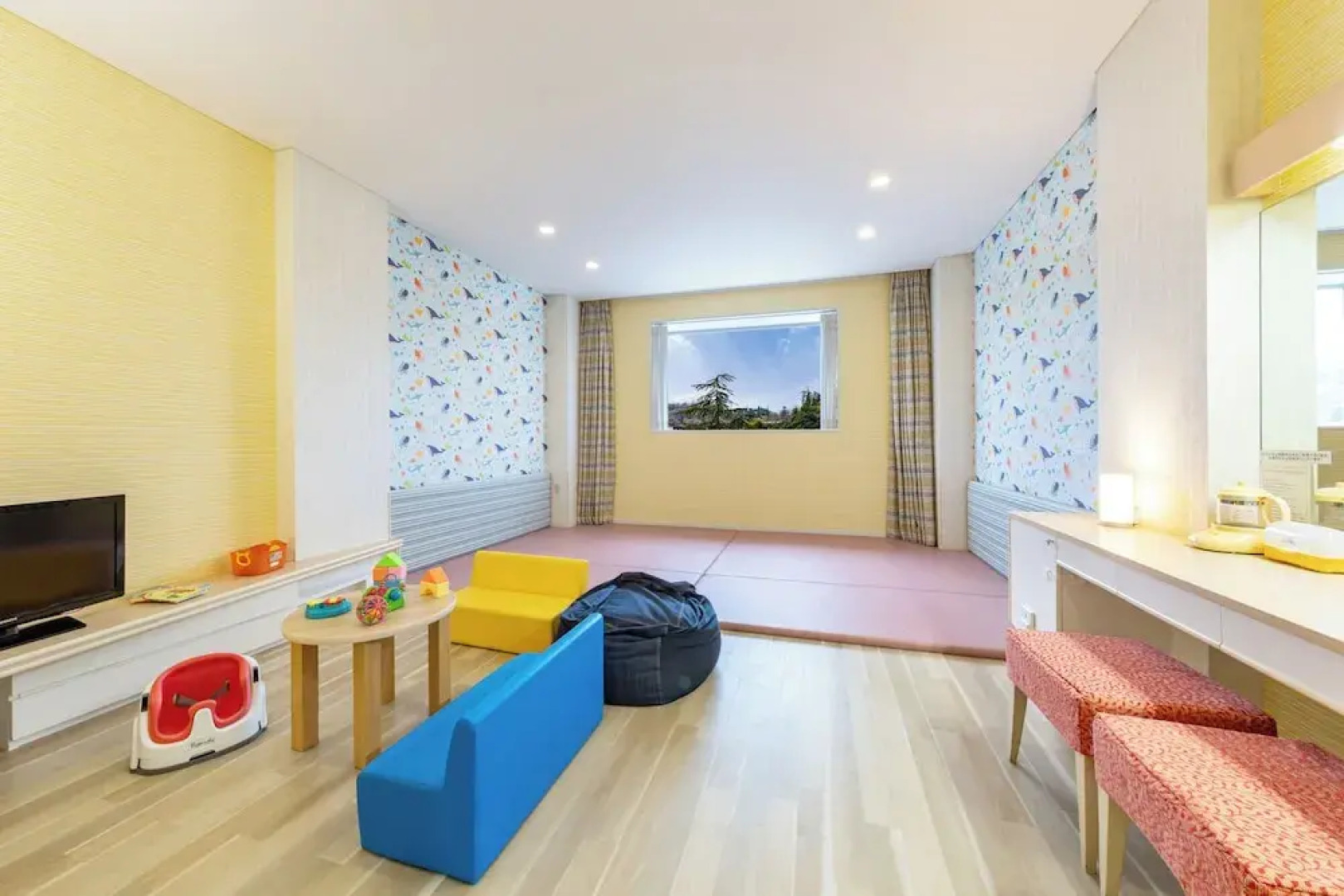 Spa Resort Hawaiians Monolith Tower