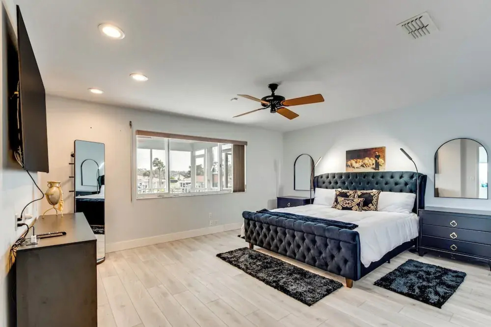 Waterfront Gem: Crystal River Family Home