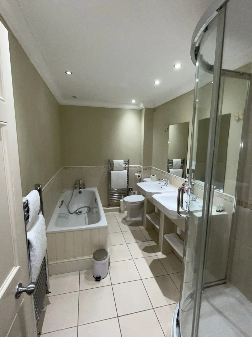 The Commercial Bar & Hotel