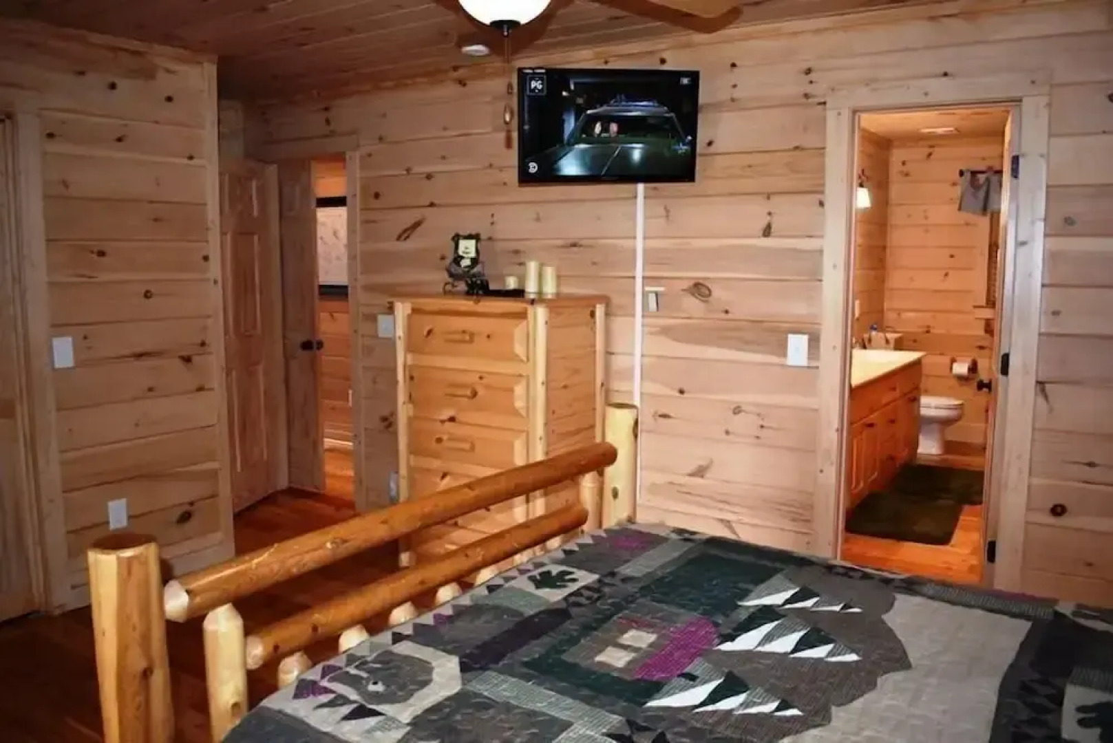 The Three Bear Lodge in Blue Ridge