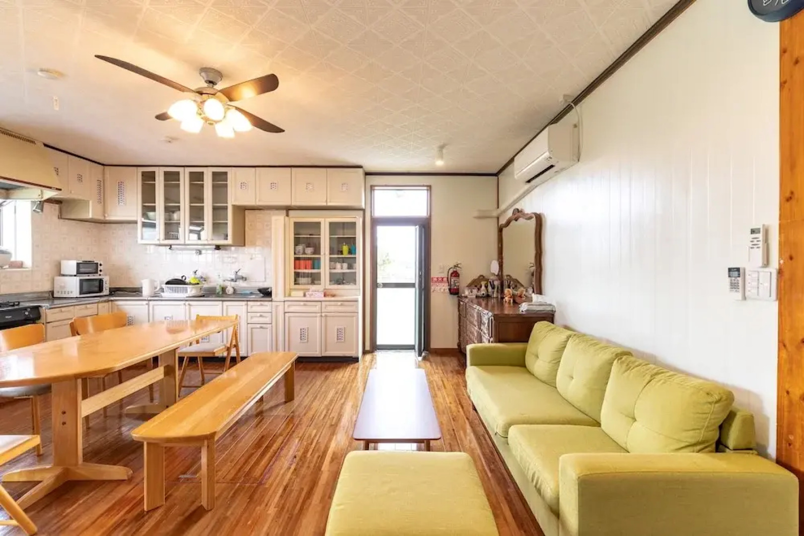 Green Beach le Island