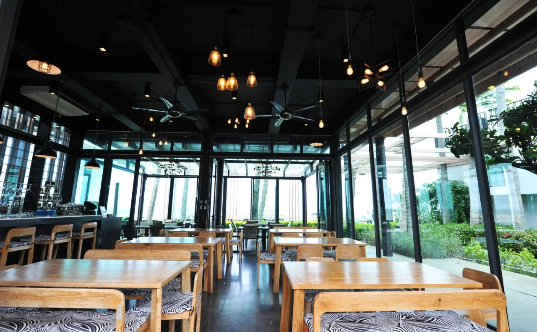 Eco Moment Beach Resort Hadchaosamran