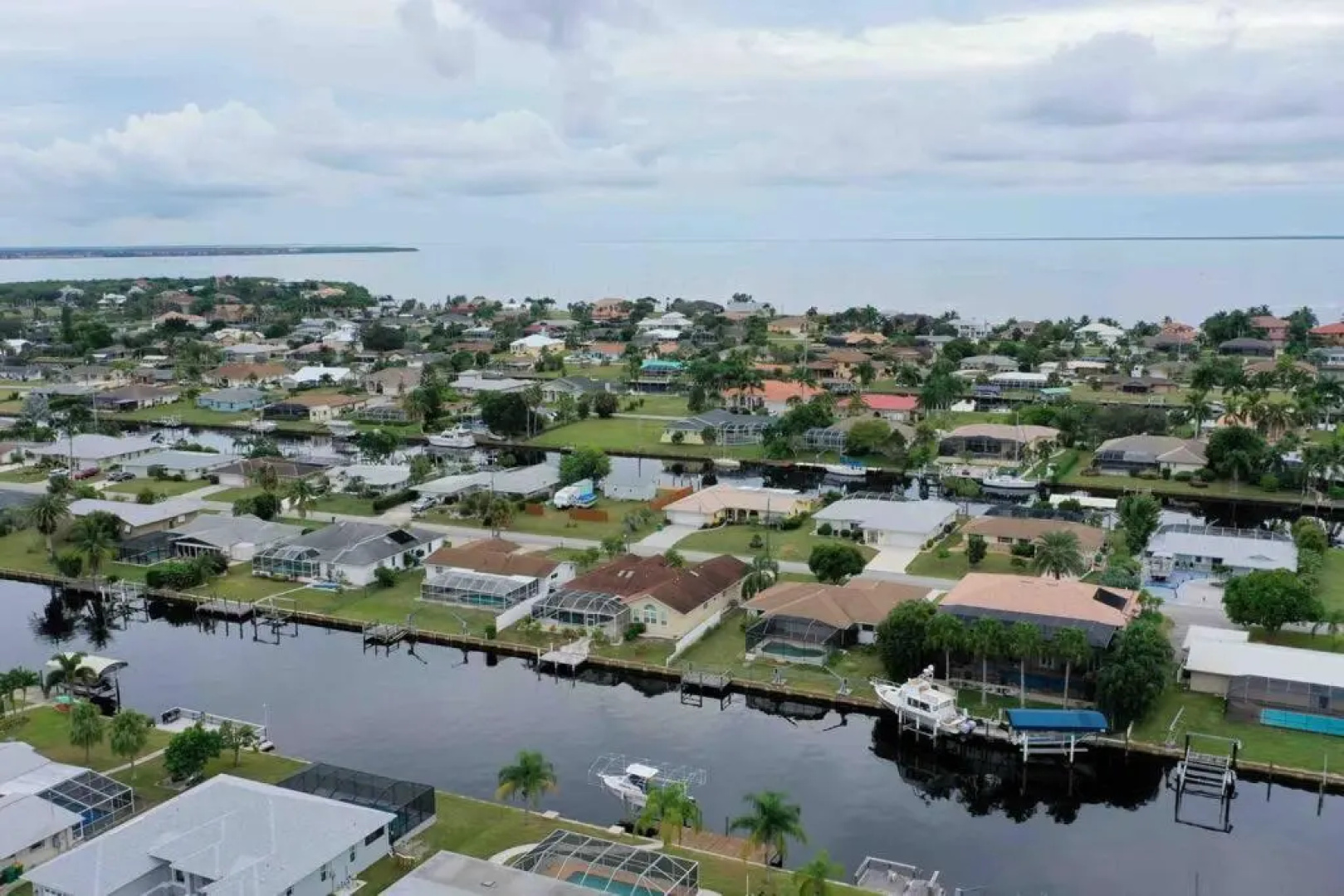 Harbor House, Luxury Waterfront-3BR w Private Dock