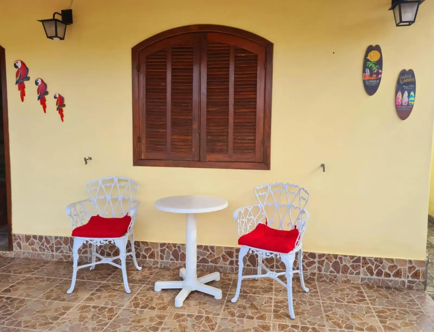 Casa em Condomínio com Piscina Privativa