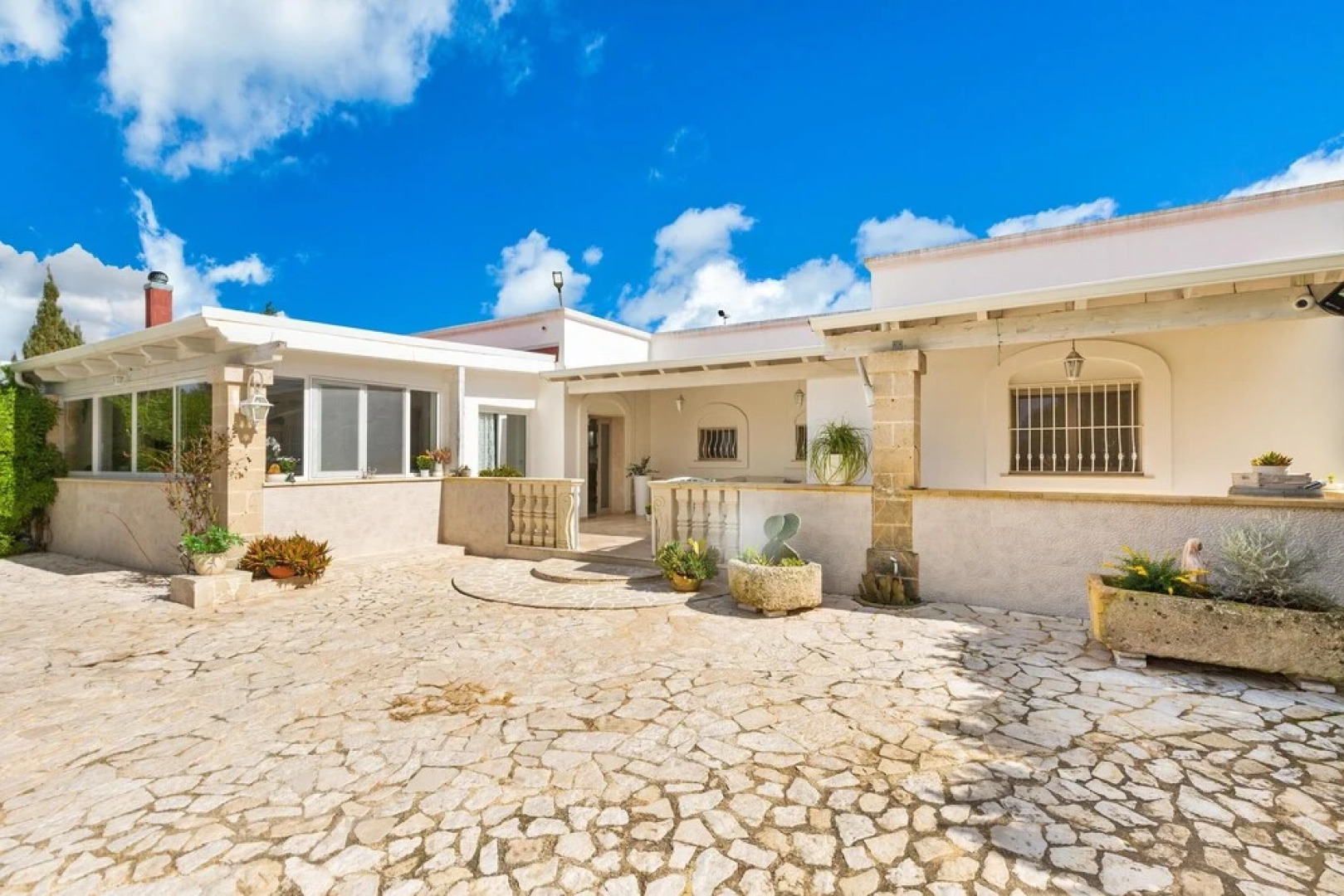 3220 Villa Smeralda by Barbarhouse